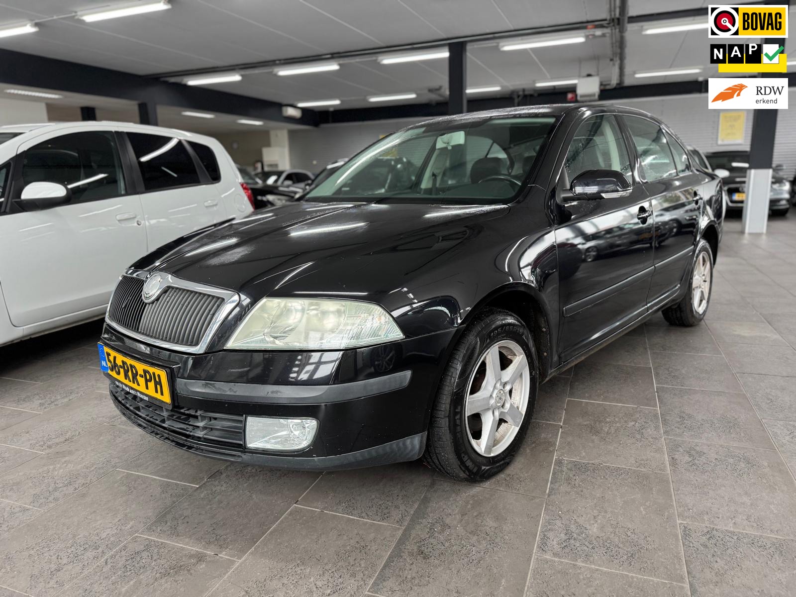 Skoda Octavia 1.6 Ambiente 5-deurs half leer airco elektrische pakket cruise controle lm-velgen trekhaak