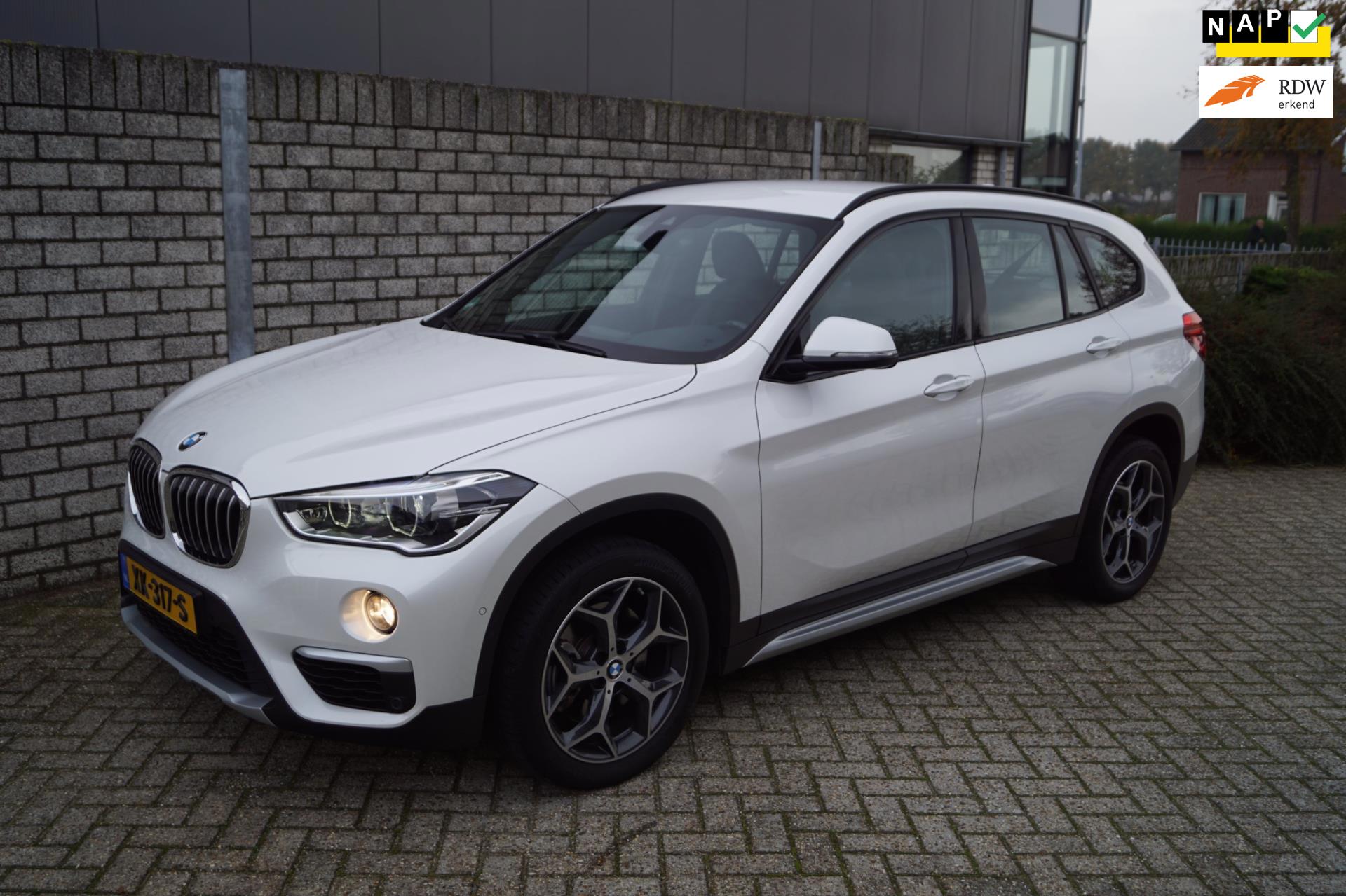 BMW X1 SDrive20i High Executive 192PK Autom Leder Stoelverw Navi Camera Clima Head-Up Cruise 2x PDC LED Kopl LMV ENZ NL Auto.