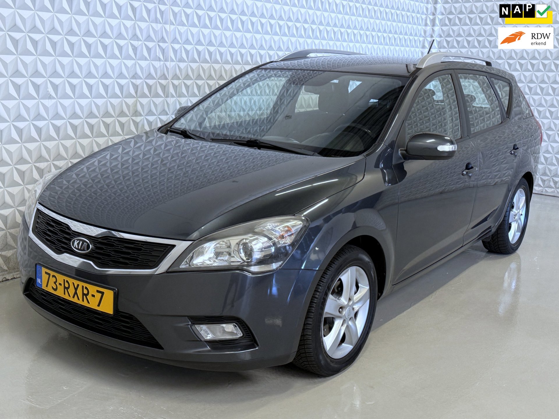 Kia Cee'd Sporty Wagon 1.6 CVVT X-ecutive / AUTOMAAT (2011)
