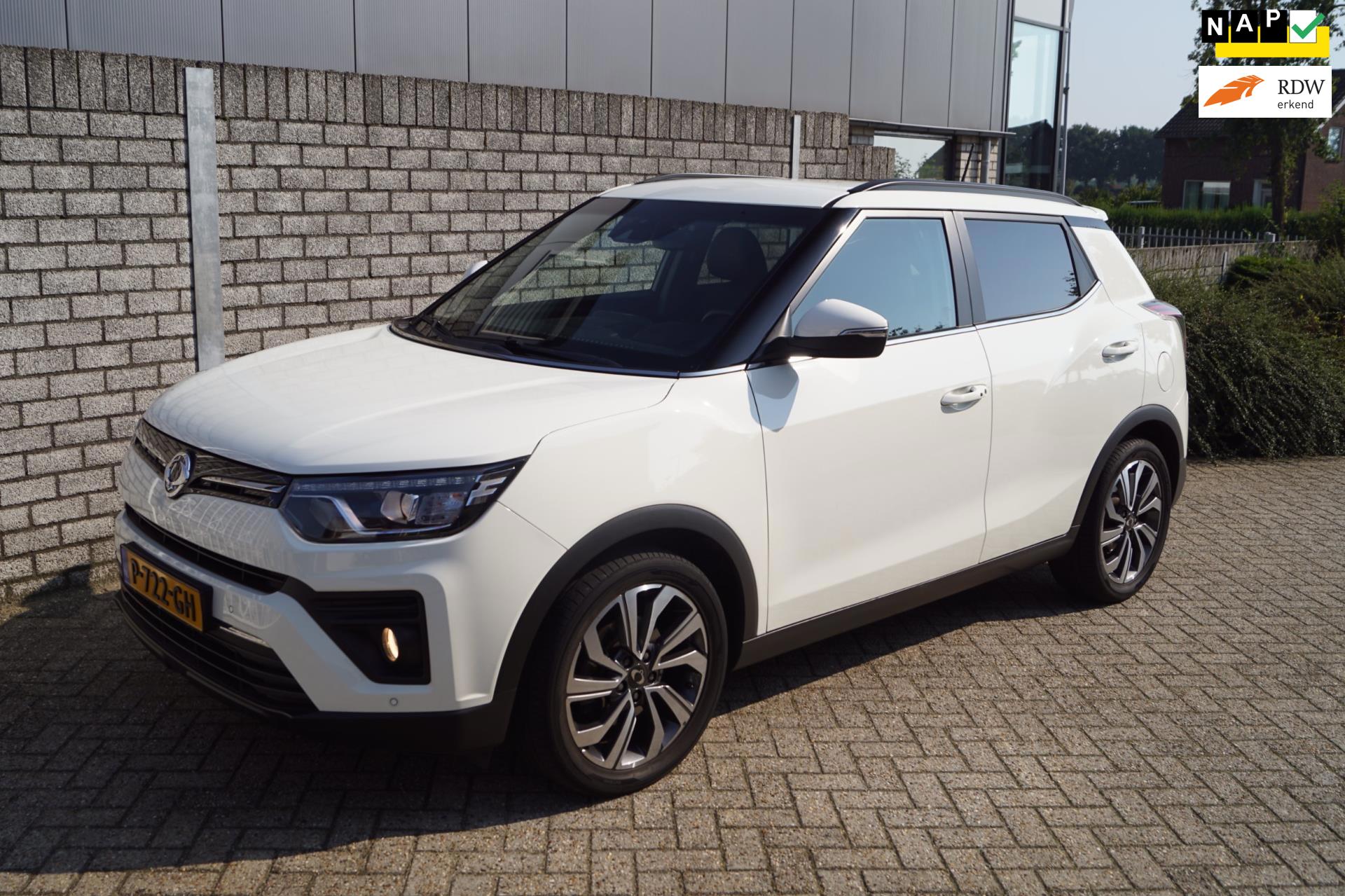 SsangYong Tivoli 1.5 T-GDI 2WD Quartz 163PK Navi Camera Half Leder Stoel/Stuur Verw Clima Cruise Apple Carplay 2x PDC LMV18 Trekh