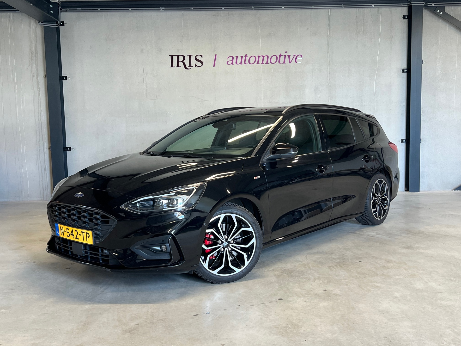 Ford Focus Wagon 1.5 EcoBoost ST-Line X -BTW -El. trekhaak -Standkachel -Camera -Head-Up -Sportstoelen -PDC -Cl. Control