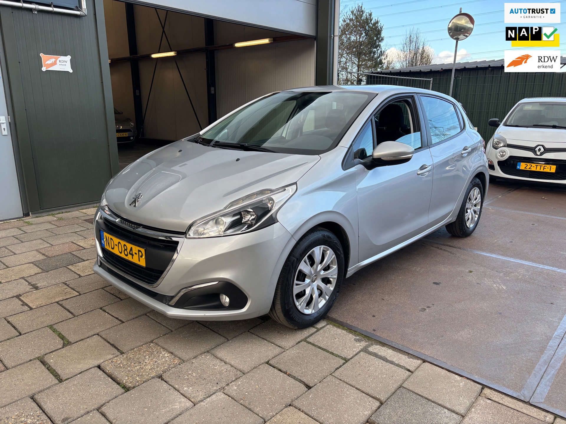 Peugeot 208 1.2 Blue Lion Airco Cruise Navi Nw Distributie