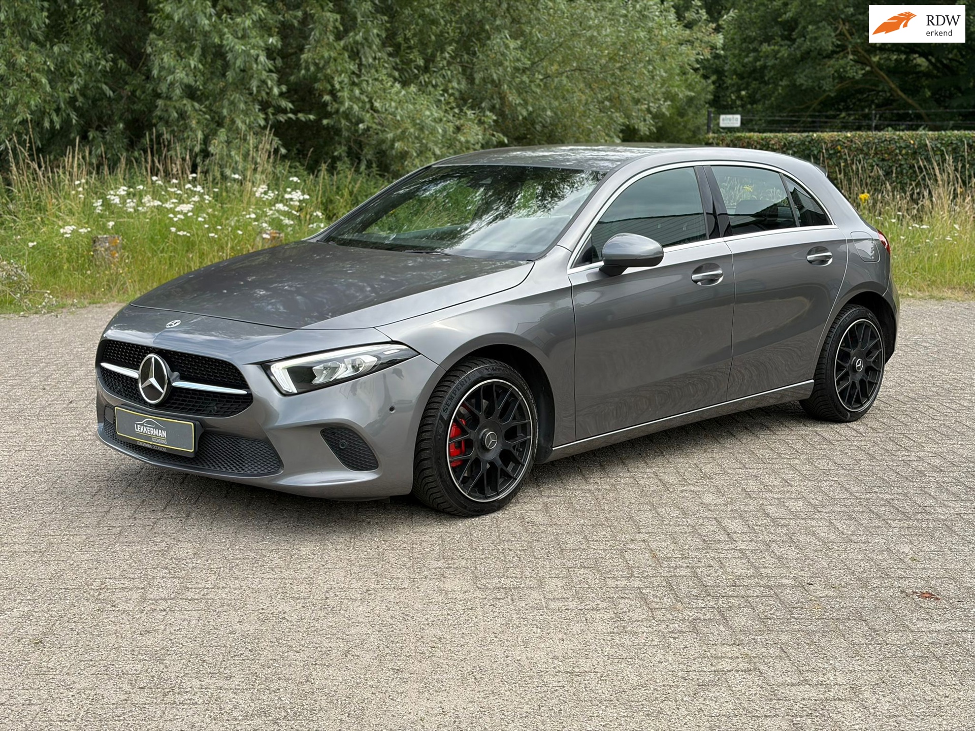 Mercedes-Benz A-klasse 200 Business LEER I LED I NAVI I STOELVERW I 163PK 6BAK