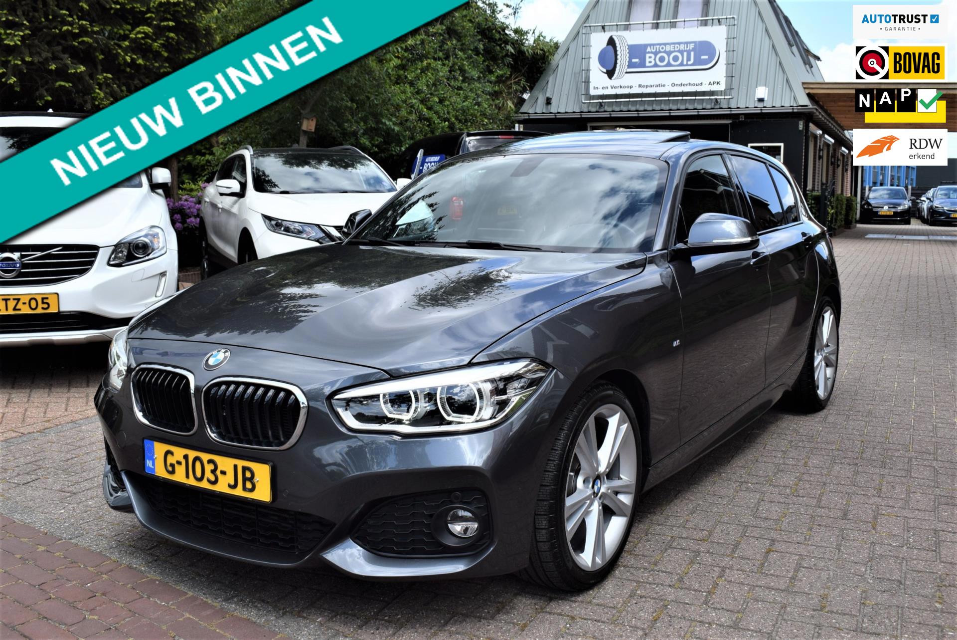 BMW 1-serie M Sport-pakket! 118i Edition/5DRS/AUTOM/DAK/CRUISE/NAVI/XENON/NL-AUTO/PDC V+A/AIRCO-ECC/LMW 18"/BLUETOOTH/STOEL VERW