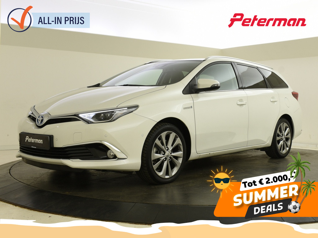 Toyota Auris 1.8 Hybrid Executive | Trekhaak | PDC | Panoramadak |