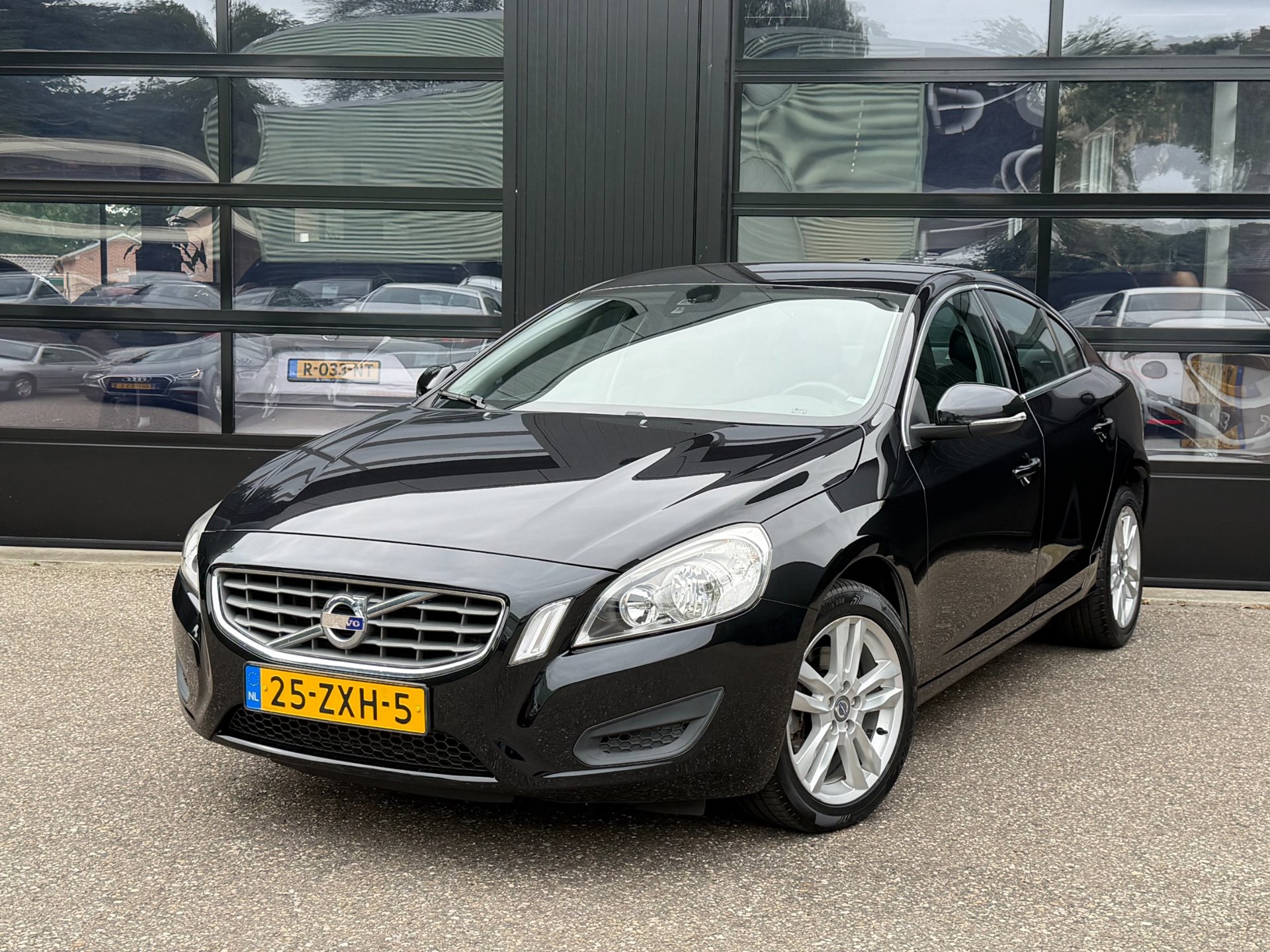 Volvo S60 1.6 T3 Momentum Clima Navi Aut.