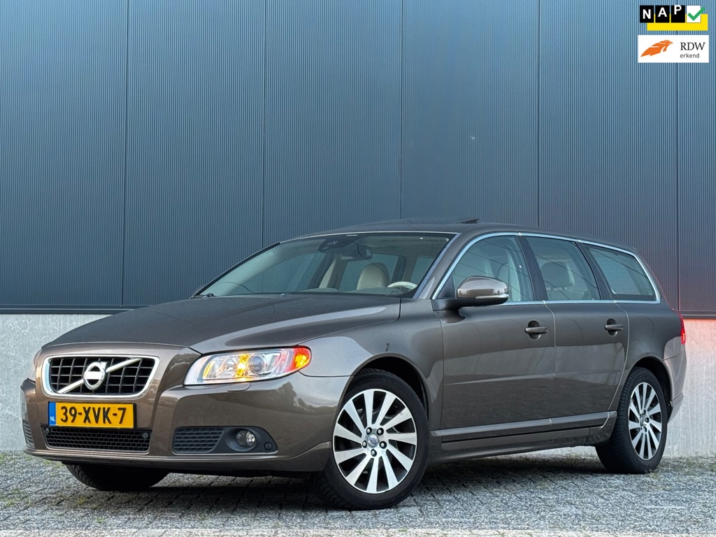 Volvo V70 1.6 T4 Limited Edition|SCHUIFDAK|AUT|LEDER|NAVI|XENON
