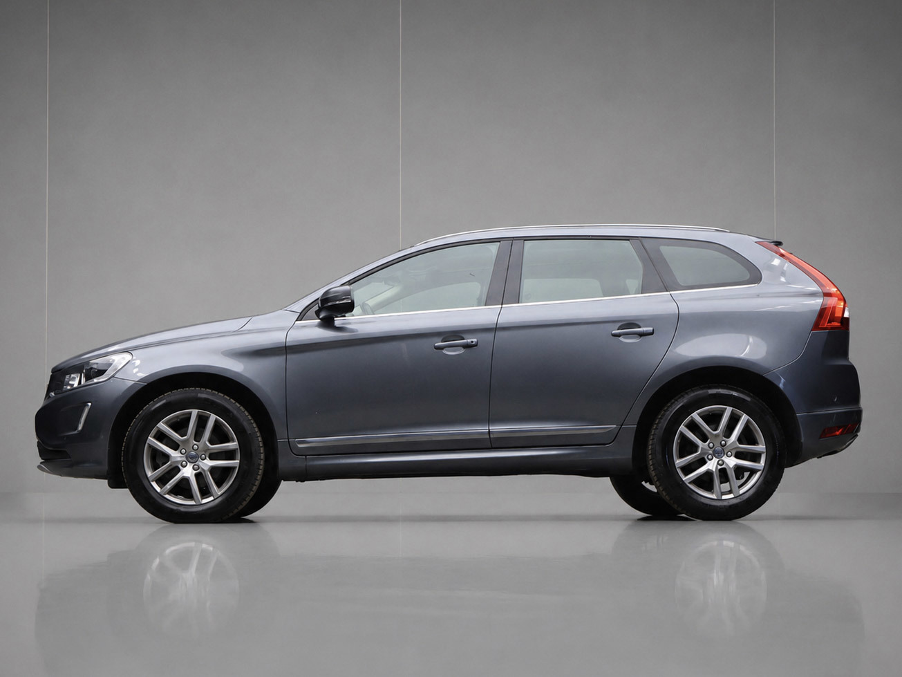 Volvo XC60 2.0 T5 FWD Polar+ Sport (SCHUIFDAK,NAVI,CAMERA,MEMORY SEATS,STOELVERWARMING,LEDER,CLIMATE,SPORTSTOELEN,LM VELGEN)