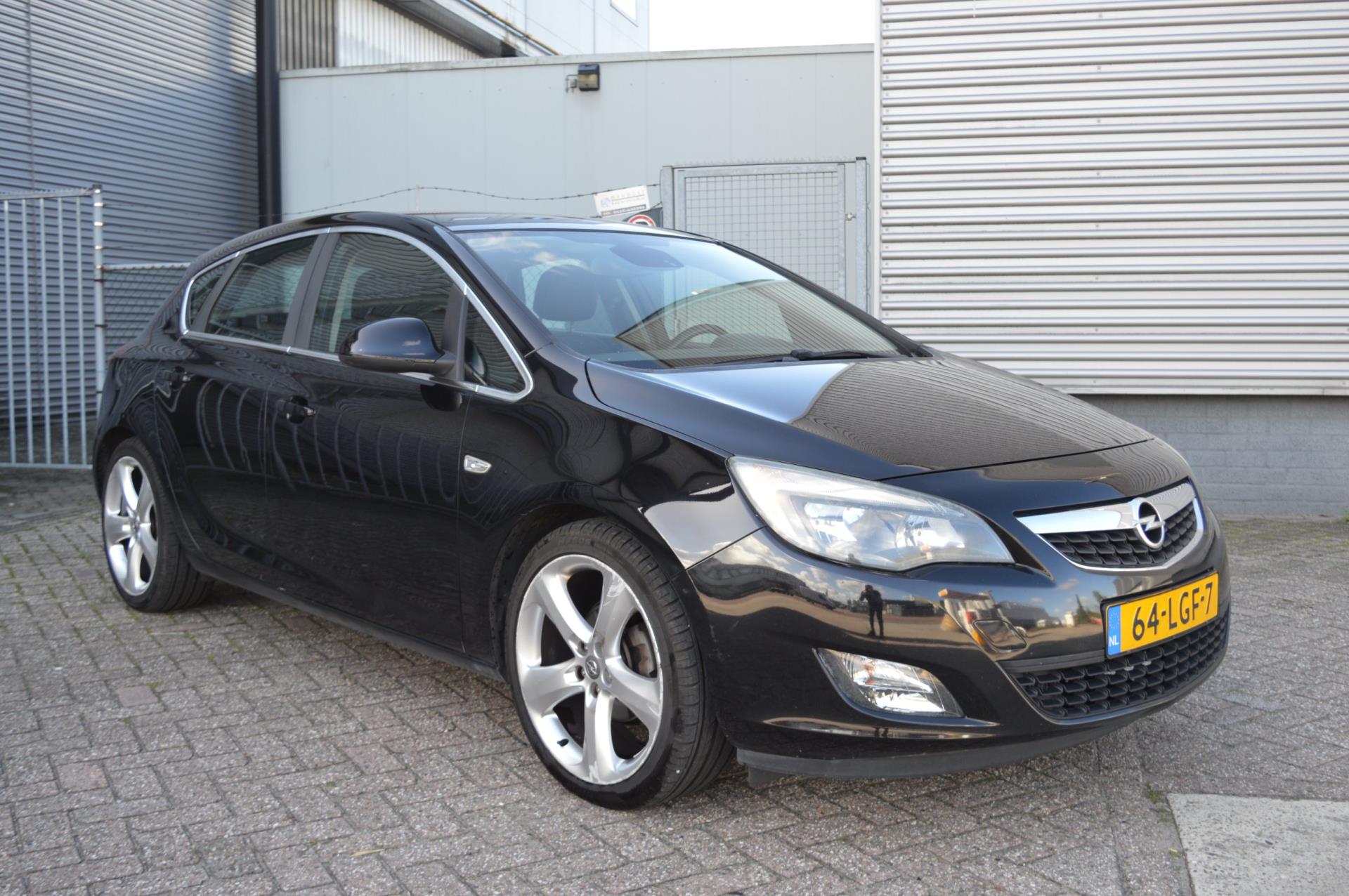 Opel Astra 1.6 Sport bj10 airco navi LM velgen