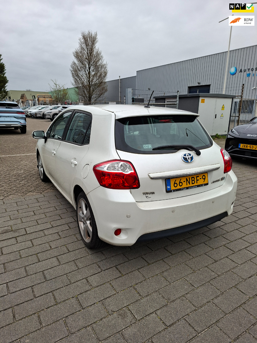 Toyota Auris 1.8 Full Hybrid Dynamic GARANTIE