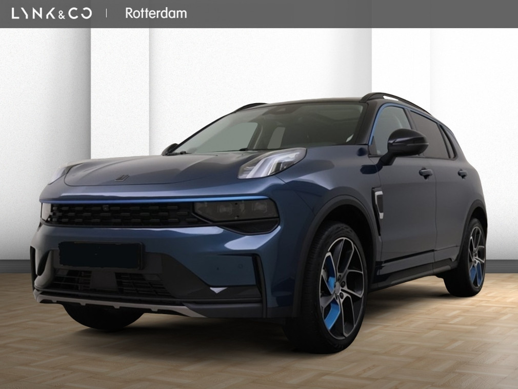 Lynk & Co 01 | Rijklaar | 360° camera | Panoramadak |