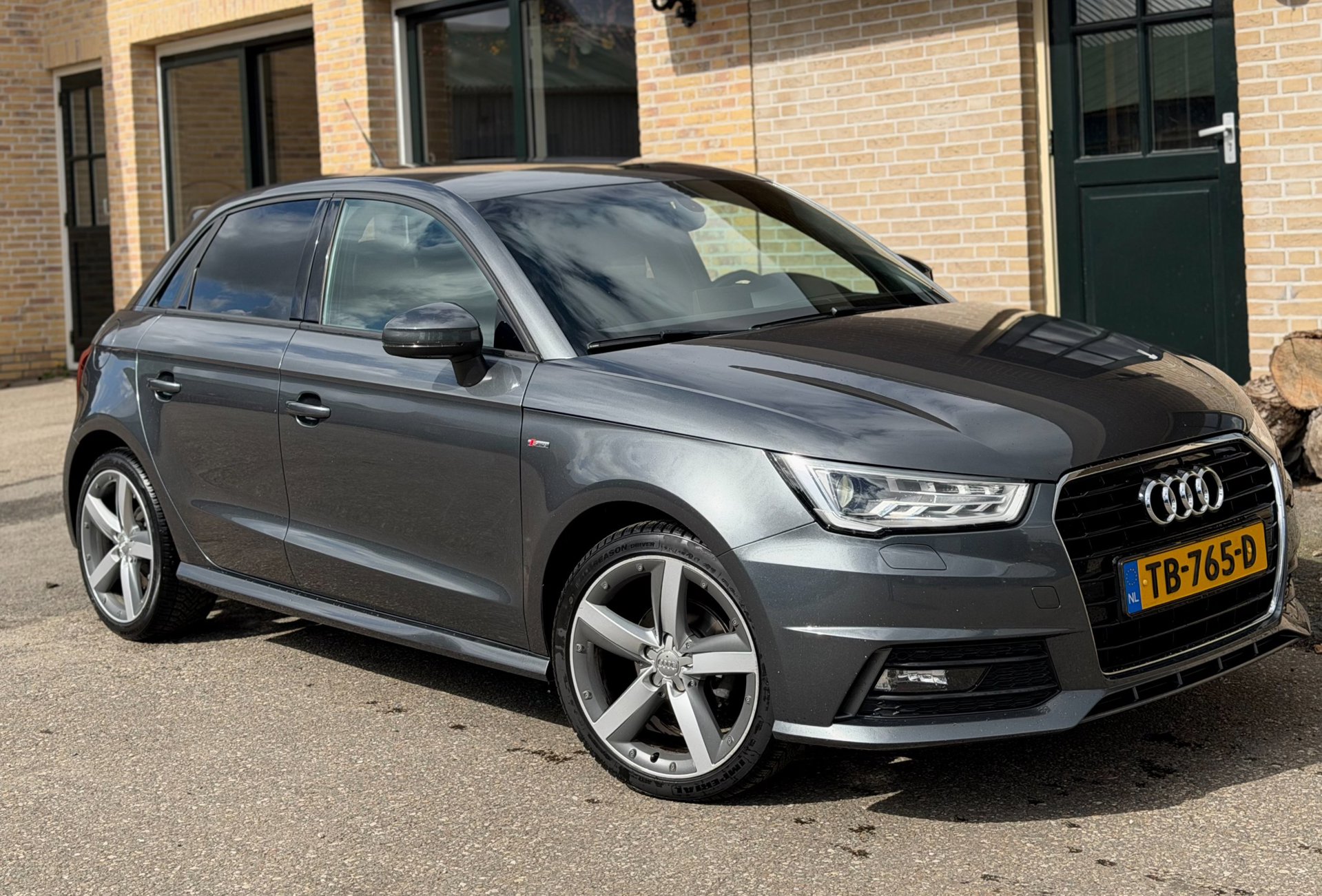 Audi A1 Sportback 1.0 TFSI DSG S-Line | XENON| CRUISE| NAVI