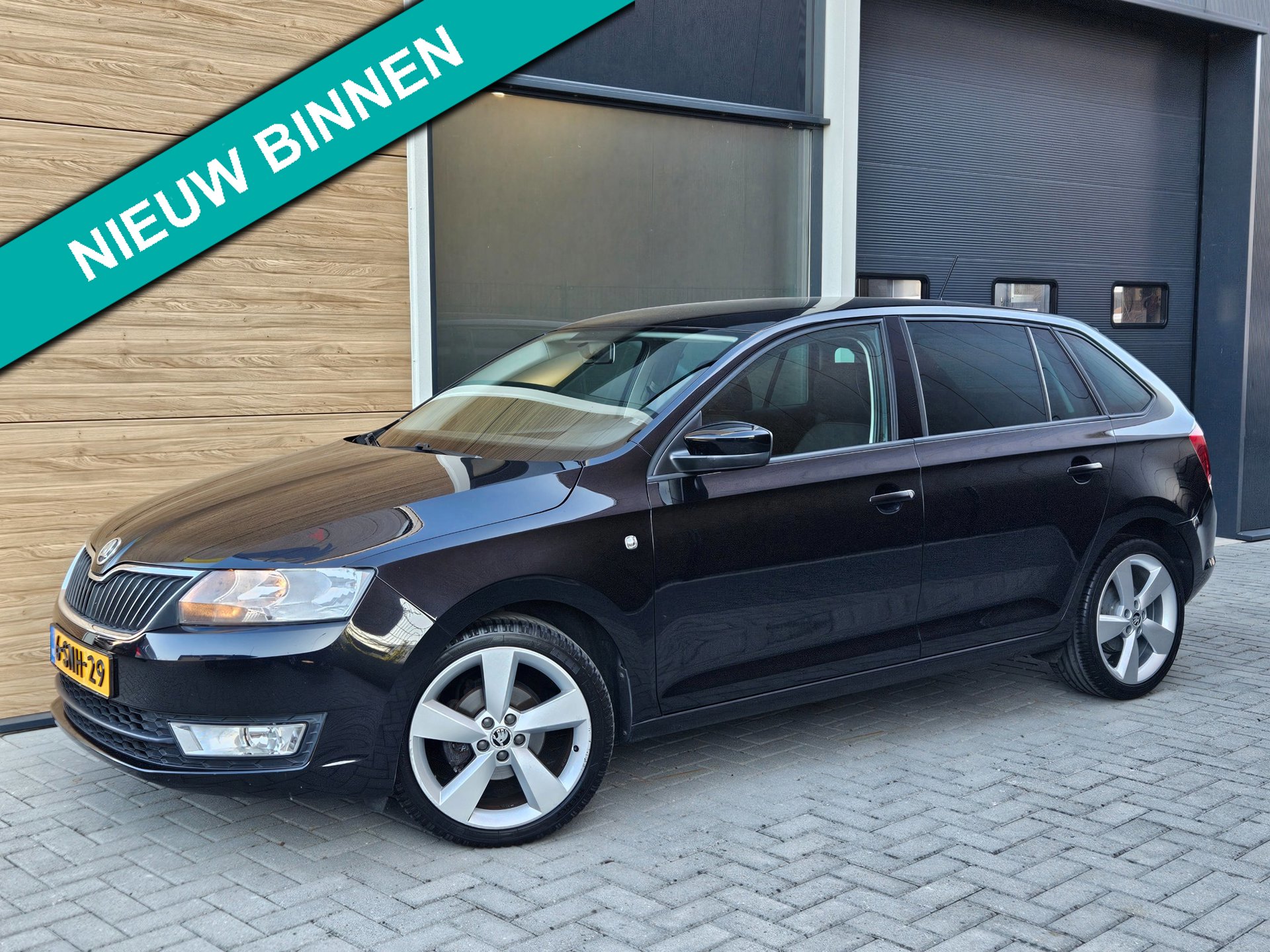 Skoda Rapid Spaceback 1.2 TSI Greentech Elegance Bns Pro Navi Trekhaak PDC 17"