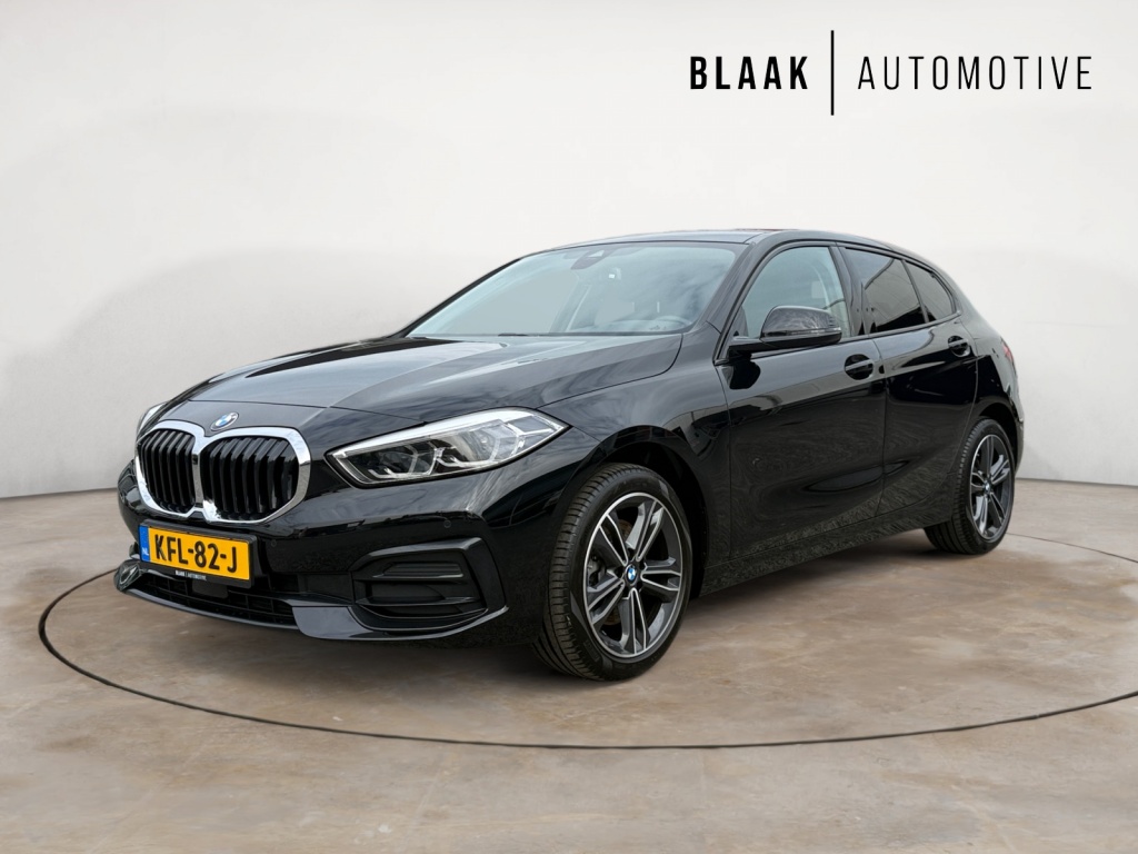 BMW 1 Serie Limousine 118i Sport Line Apple/Android draadloos | Automaat | Climate Con