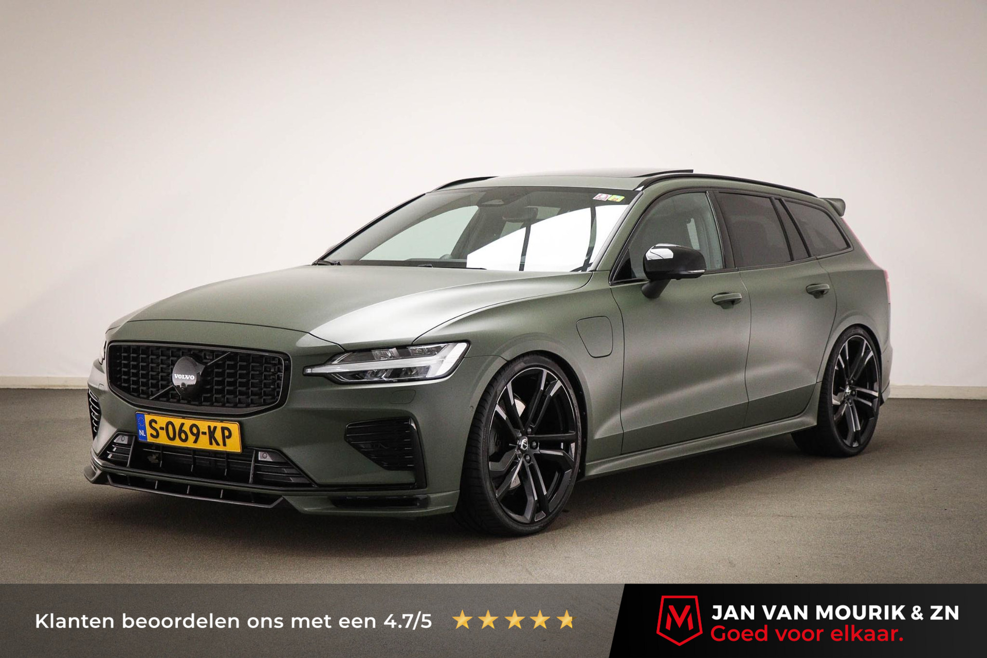 Volvo V60 2.0 T8 Plug-in hybrid AWD Ultimate Dark