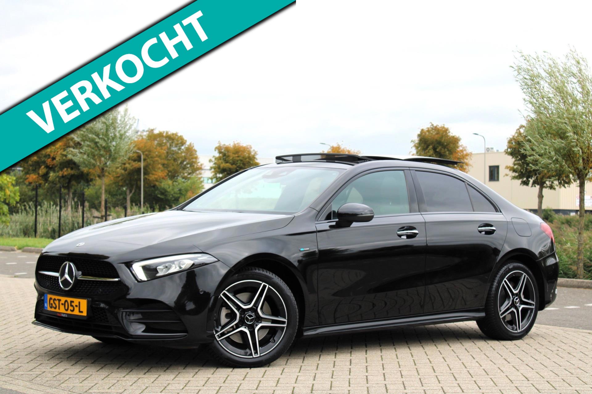 Mercedes-Benz A-klasse 250 e AMG Camera Pano Burmester Night