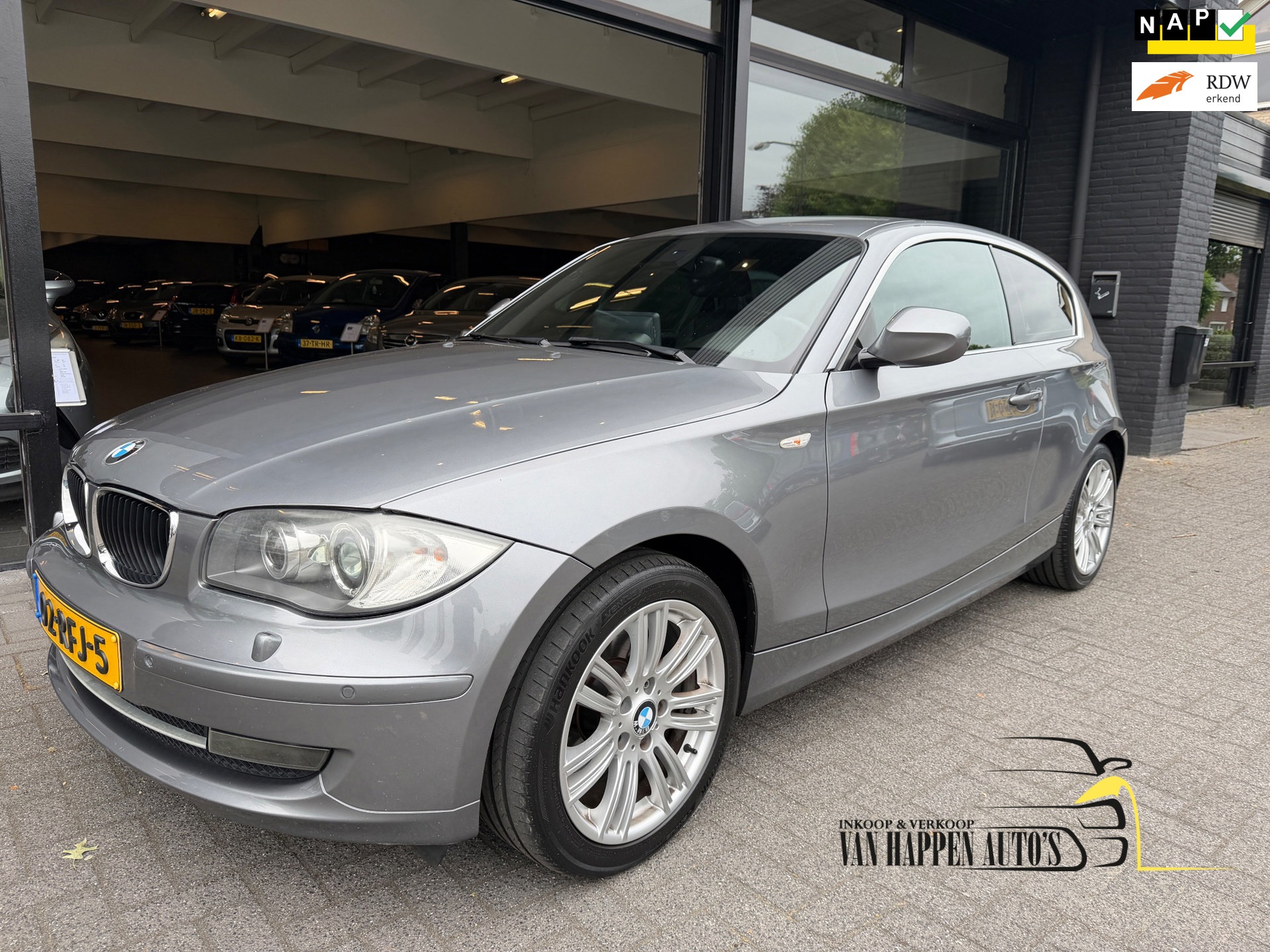 BMW 1-serie 120i Business Line Ultimate Edition / automaat / apk 7-2027