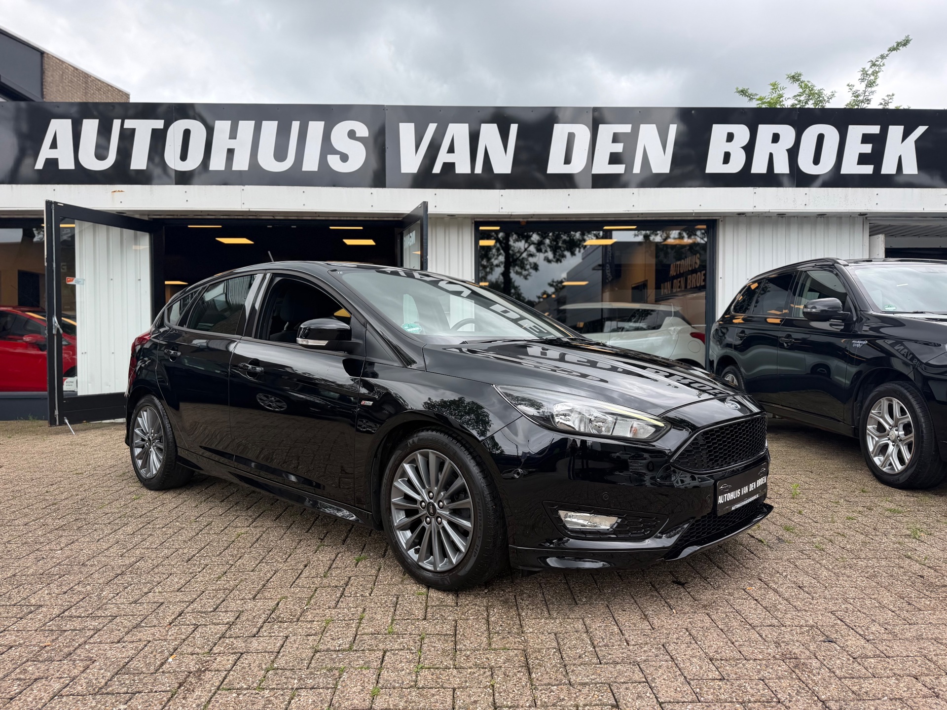 Ford Focus 1.0 ST-Line|125Pk|Dealer OH|Navi|Carplay|Stuur+Stoelverw|Pdc|Lmv|Elek Pakket|Nw Apk