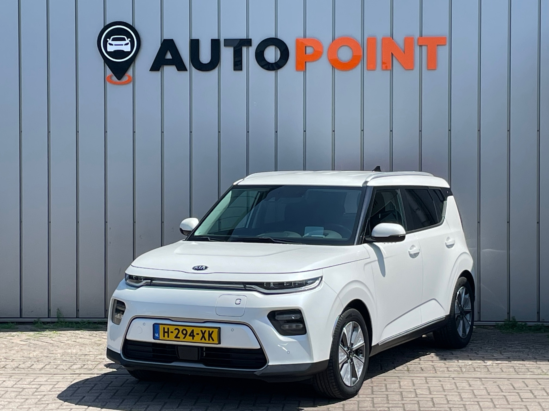 Kia E-Soul ExecutiveLine 64 kWh 1E EIG DEALEROND SOH100% HARMANN/KARDON|STOEL+STUURVRM|LANE.ASSIST|CARPLAY|ADAPT.CRUISE|NAVI|LED|