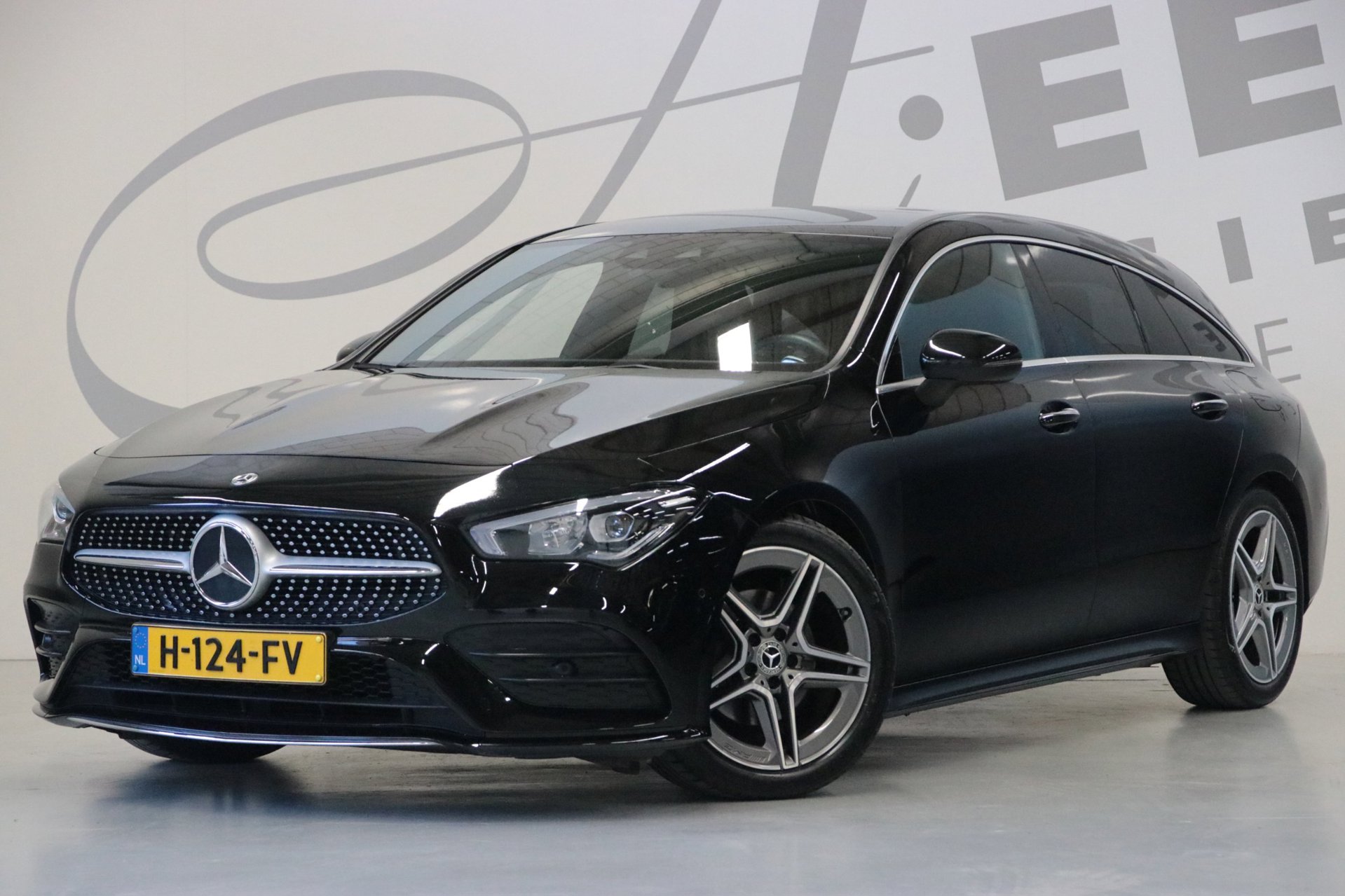 Mercedes-Benz CLA-klasse Shooting Brake 180 Apple carplay/ AMG-styling/ NAP/ Origineel NL