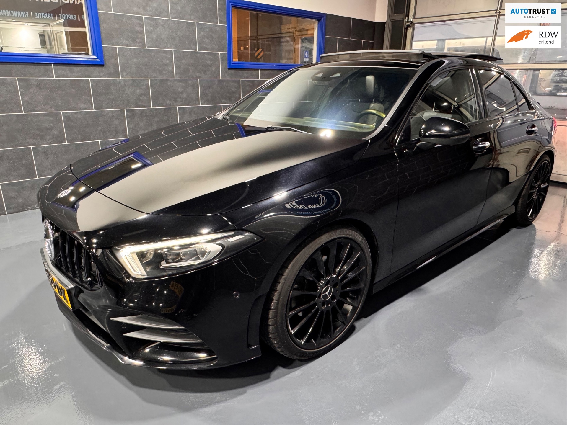 Mercedes-Benz A-klasse 200 Premium Plus - PANO - 360 -CAMERA - BURMESTER - SFEERVERLICHTING - LANE & FRONT ASSIST