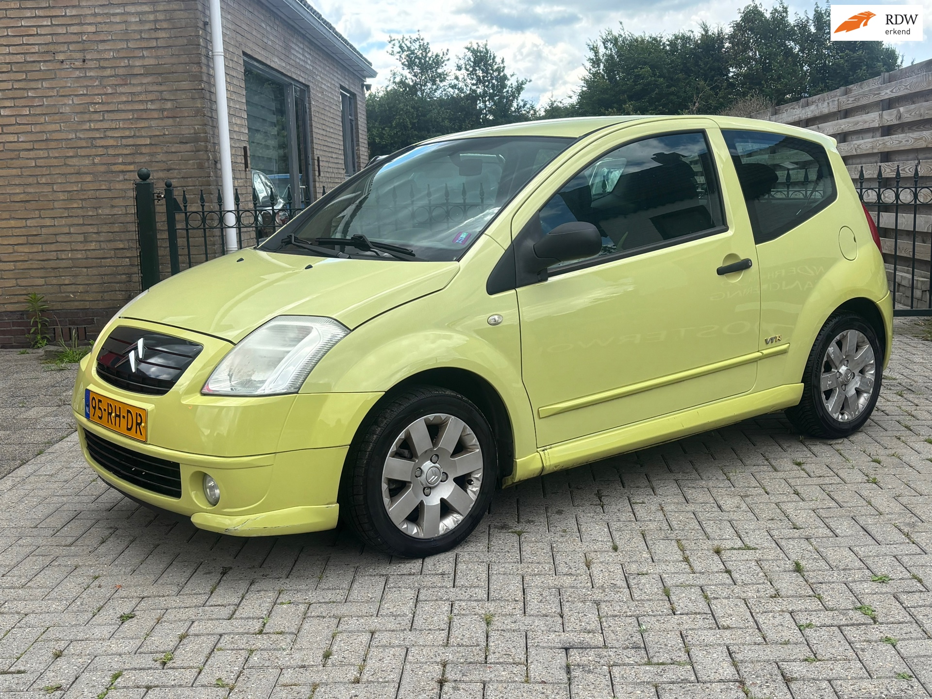 Citroën C2 1.4i VTR | trekhaak | cruise control | nieuwe apk keuring | koopje !