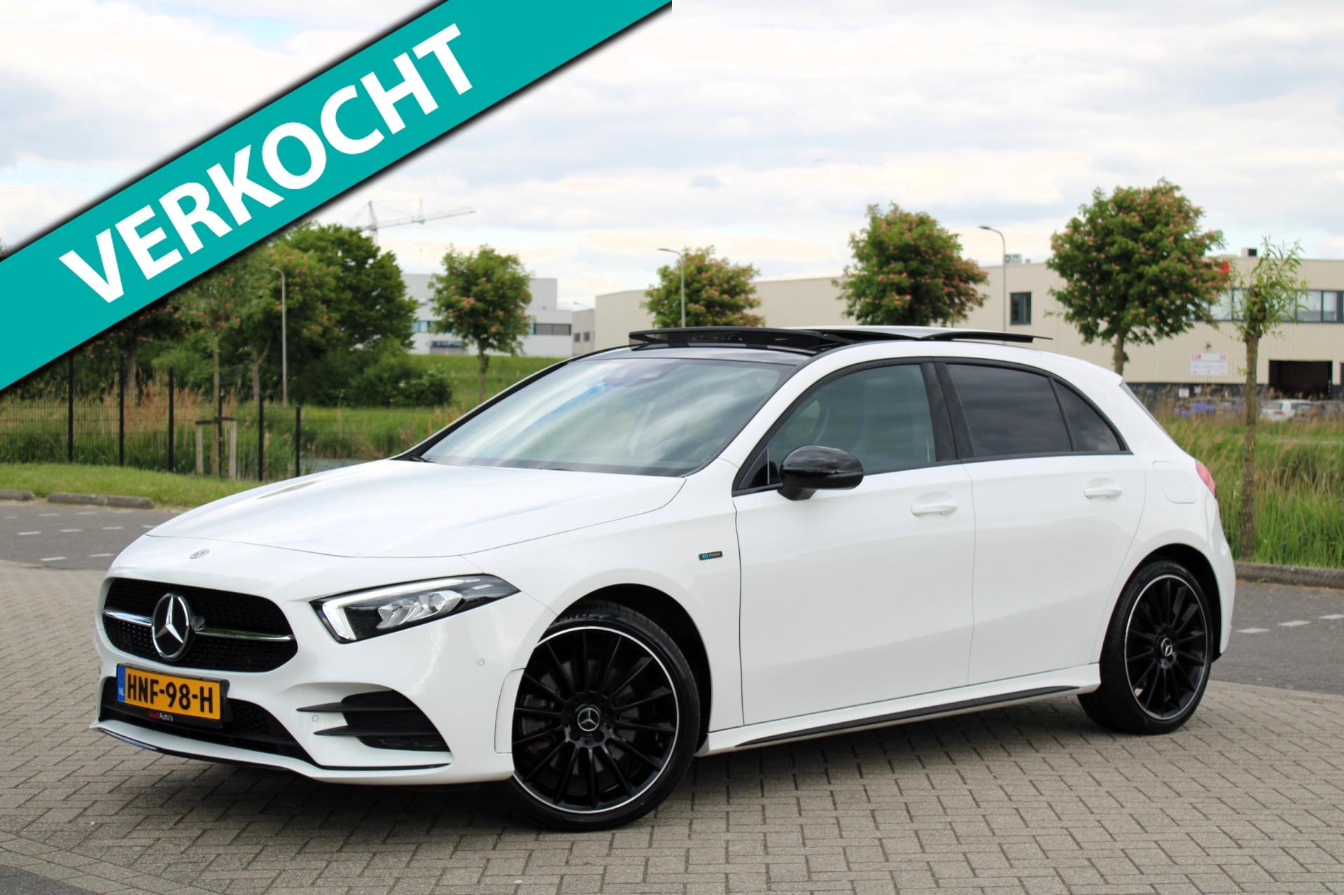 Mercedes-Benz A-klasse 250 e AMG Line Pano Sfeer Camera