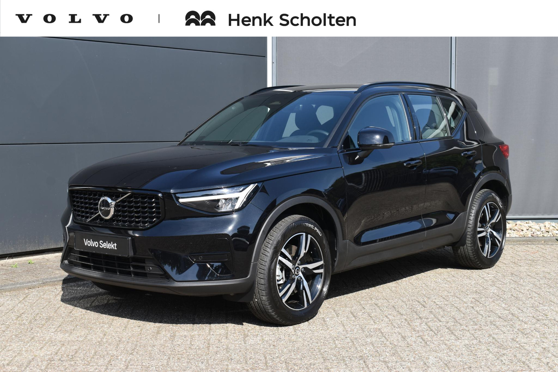 Volvo XC40 B4 Plus Dark