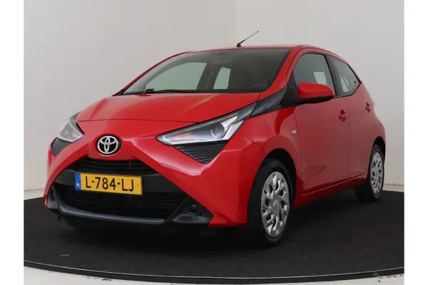 1.0 Vvt-I X-Play * Automaat