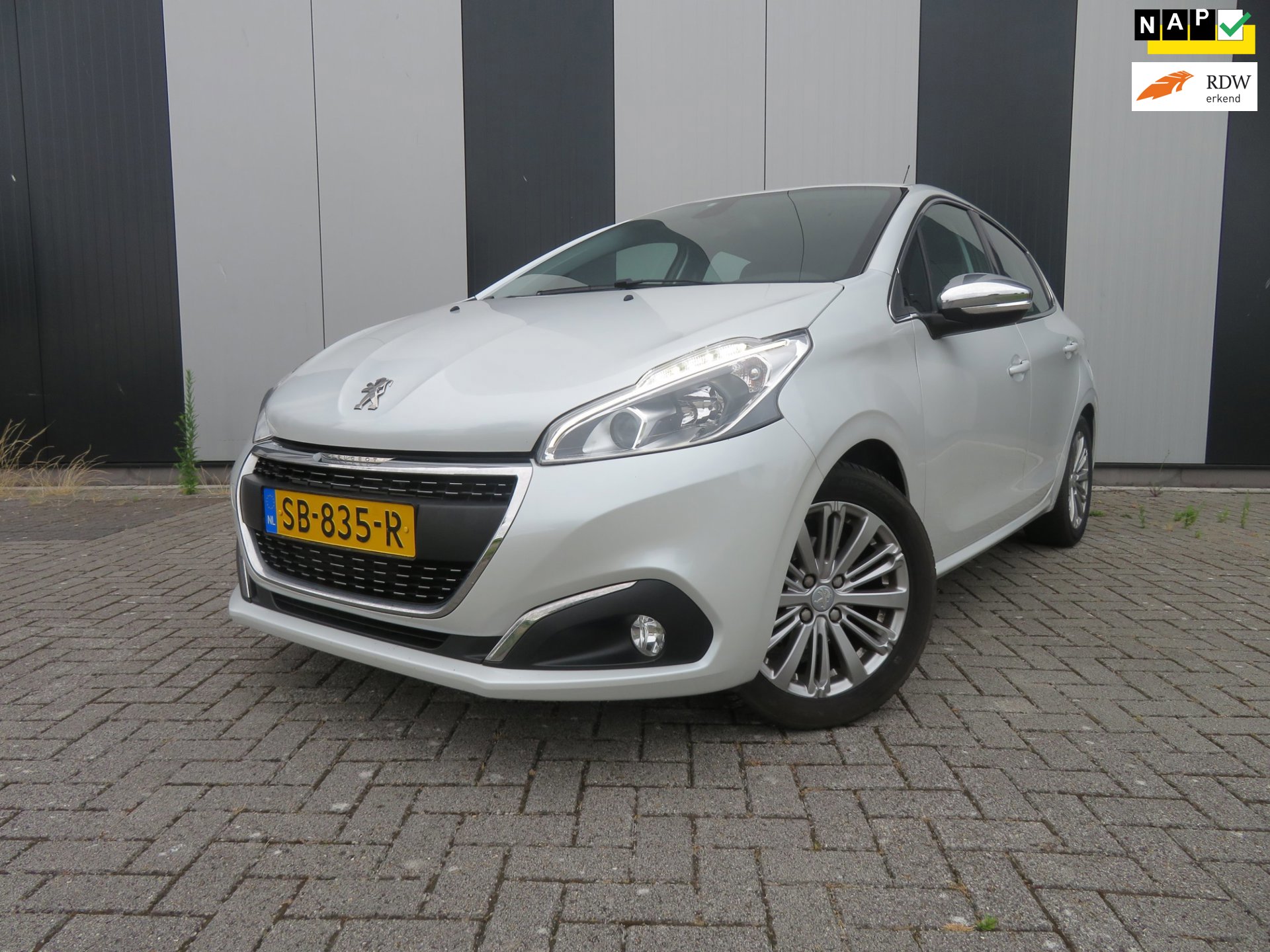 Peugeot 208 1.2 PureTech Blue Lease Executive