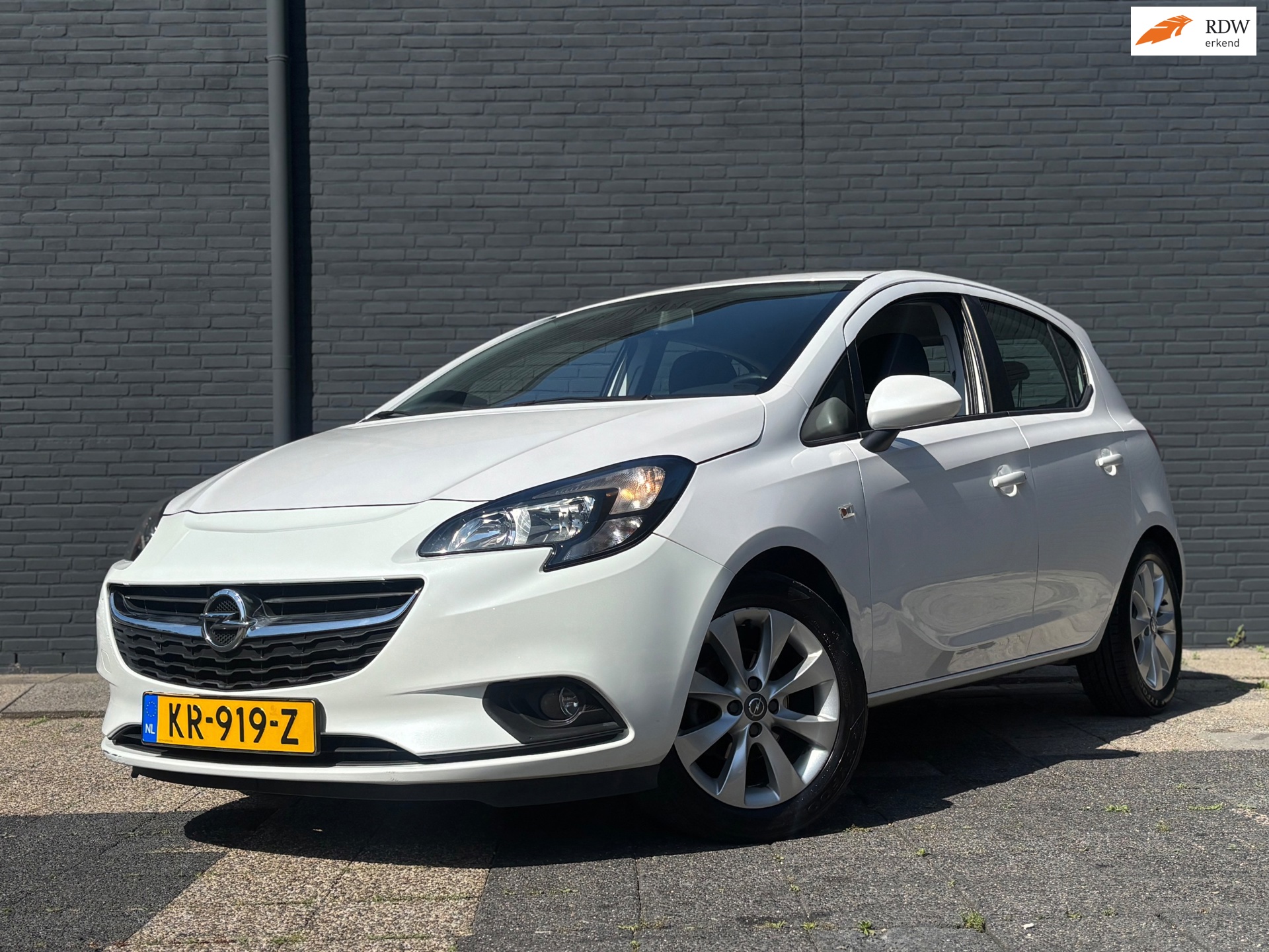 Opel Corsa 1.4 Edition 5-Drs | Parelmoer Metallic