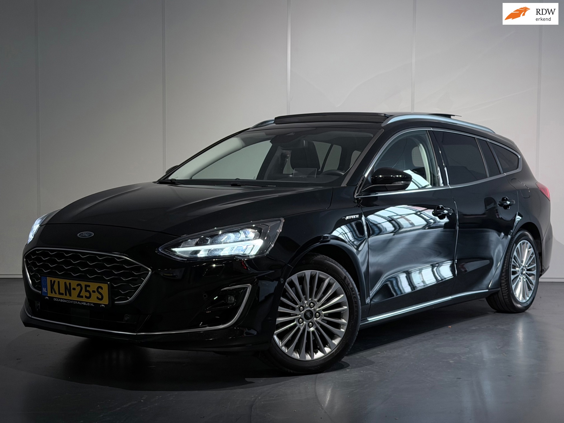 Ford Focus 1.5 Vignale AUT 182 /ACC/PANO/Sfeer/HeadUp/KeyLess/LED/CarPlay/NAVI/Leer/Camera/