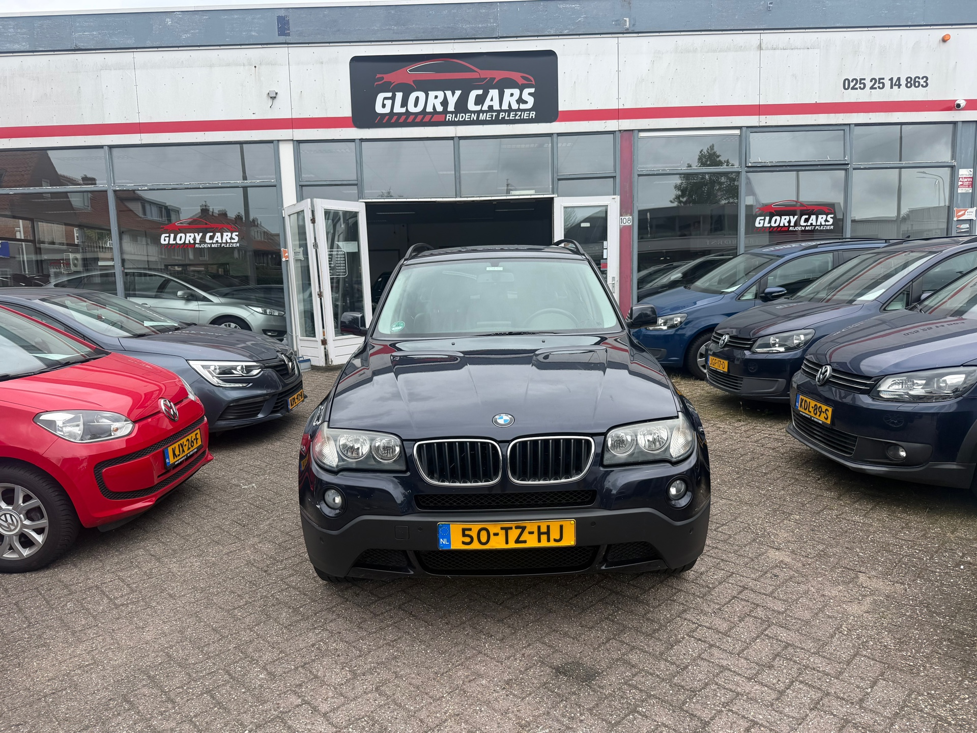 BMW X3 2.0i Business Line LEER-VOOR EN ACHTER PDC