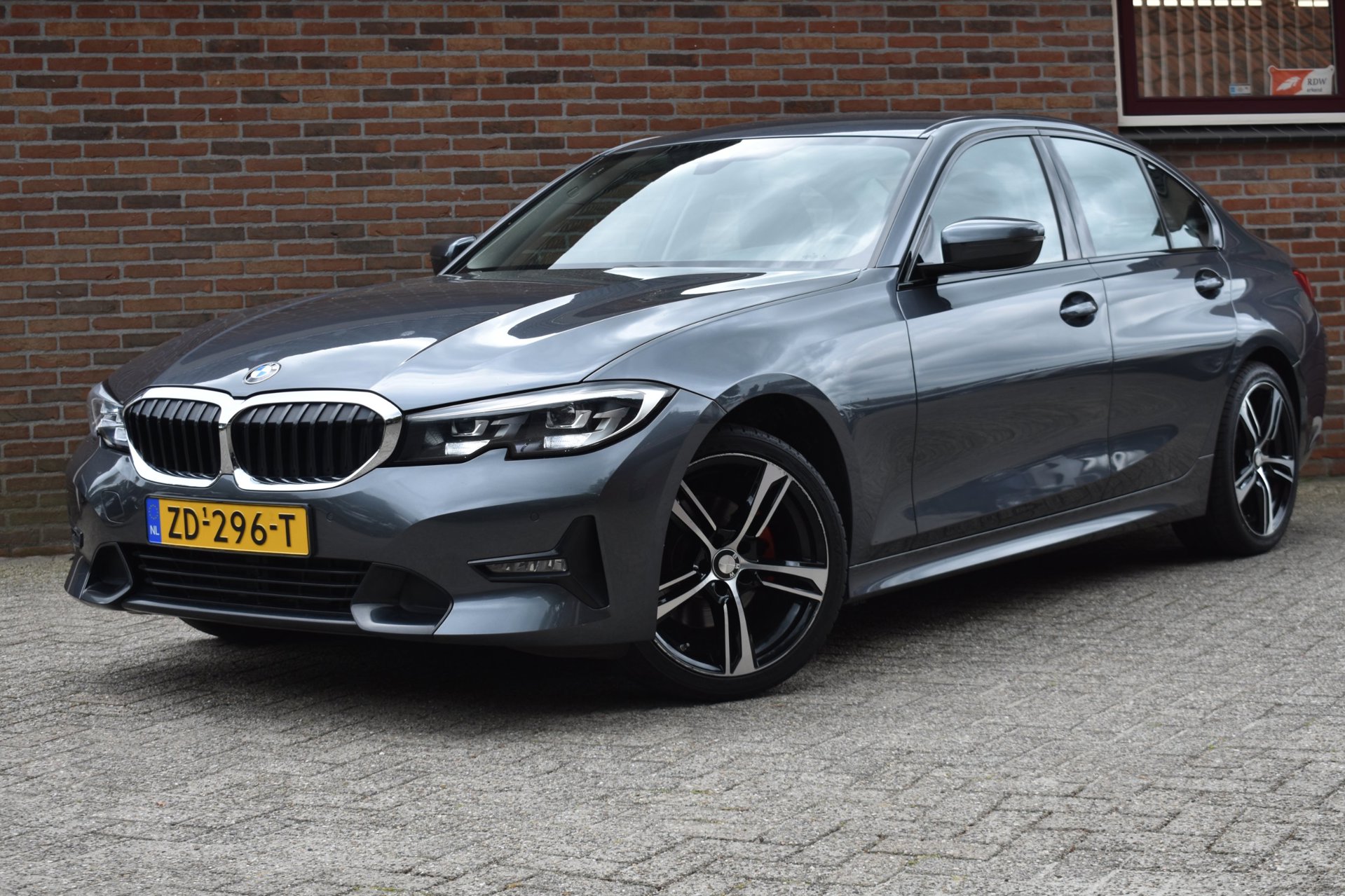 BMW 3-serie 320i Executive Edition '19 LED Navi Clima Cruise Inruil mogelijk