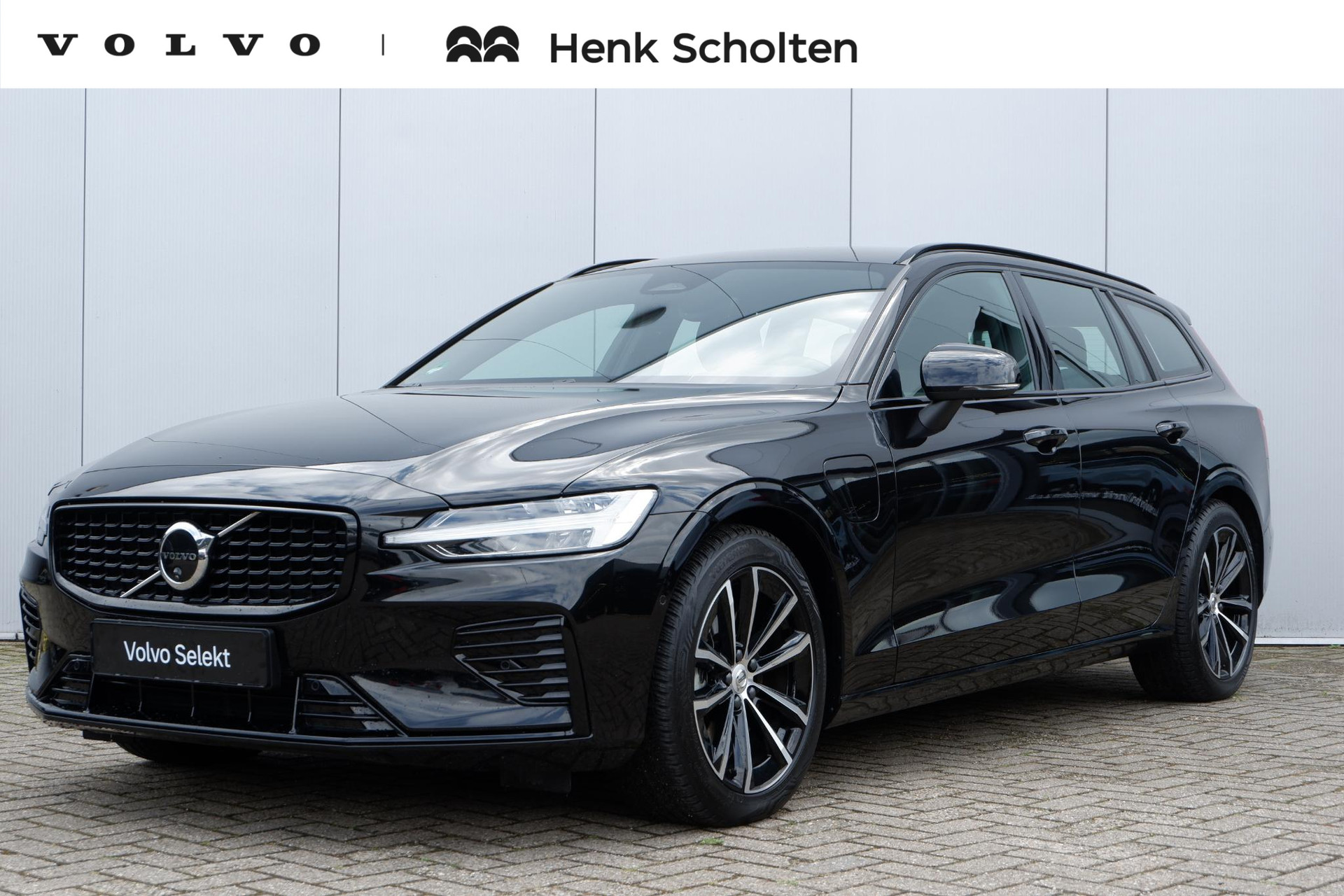 Volvo V60 2.0 T8 Plug-in hybrid AWD Plus Dark