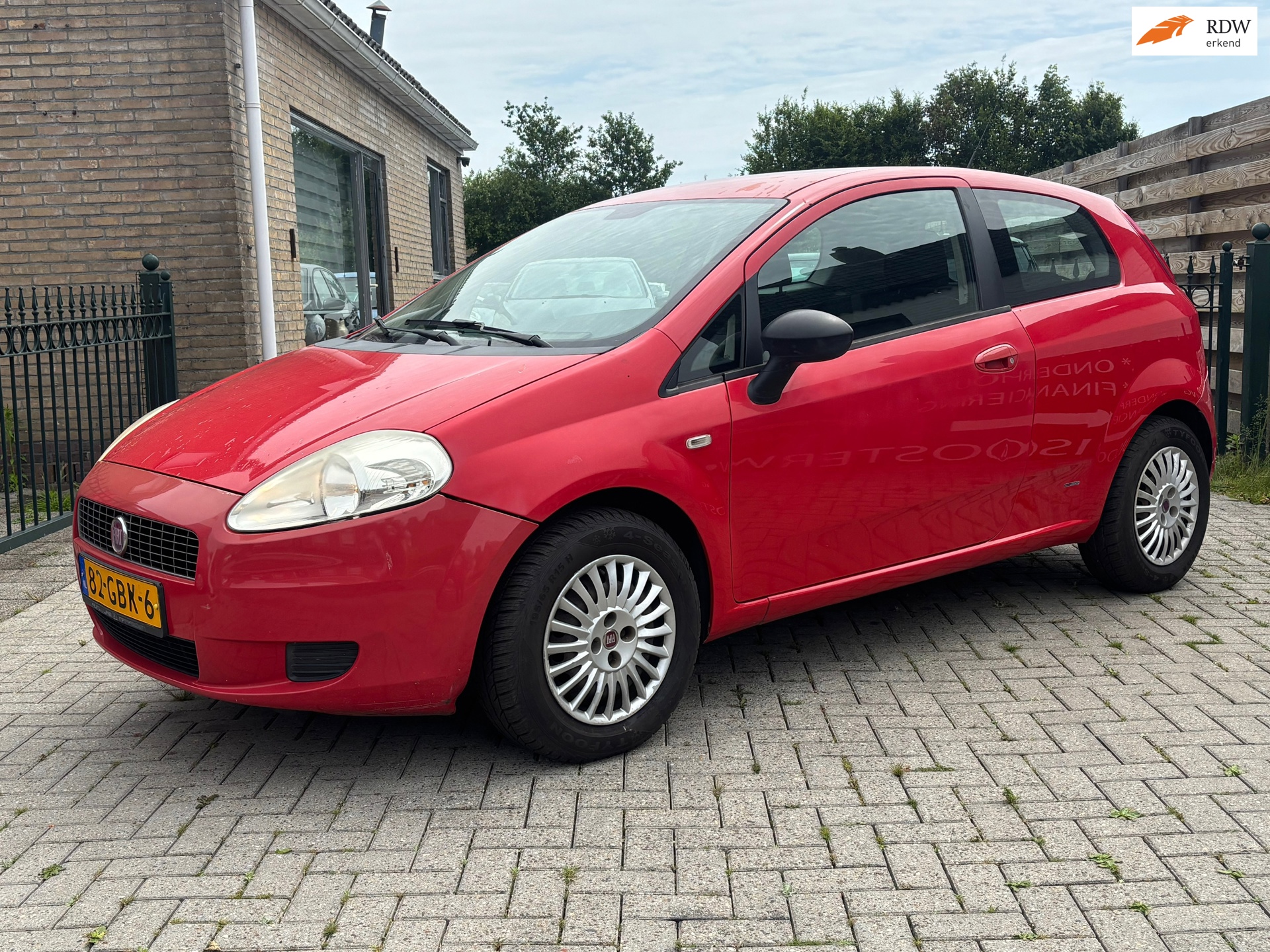Fiat Grande Punto 1.2 Active 3drs | nieuwe apk | rijd en schakel goed gewoon goedkoop rijden