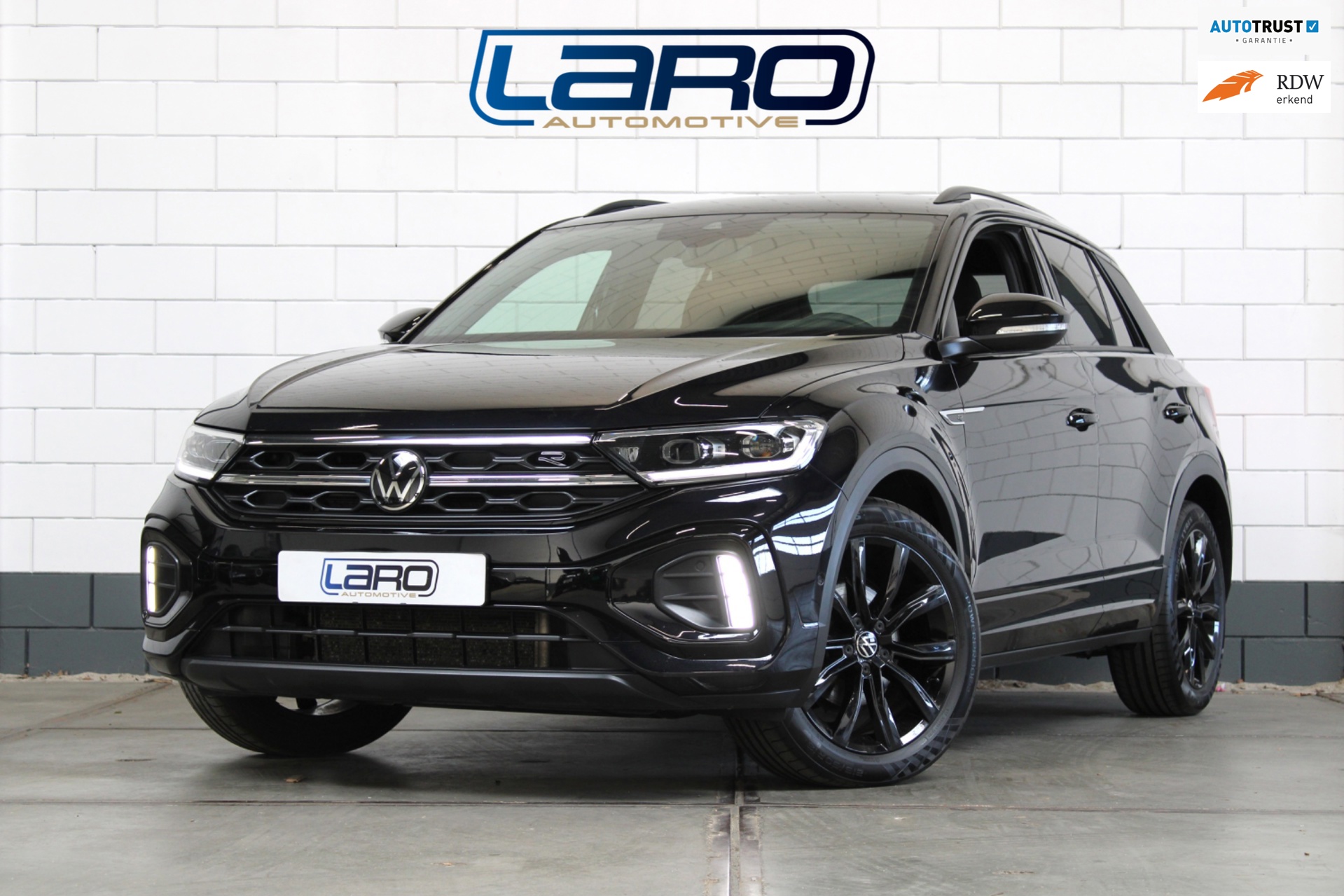 Volkswagen T-ROC 1.5 TSI R-Line |IQ.Lights Camera Virtual Sfeer CarPlay Blackstyle