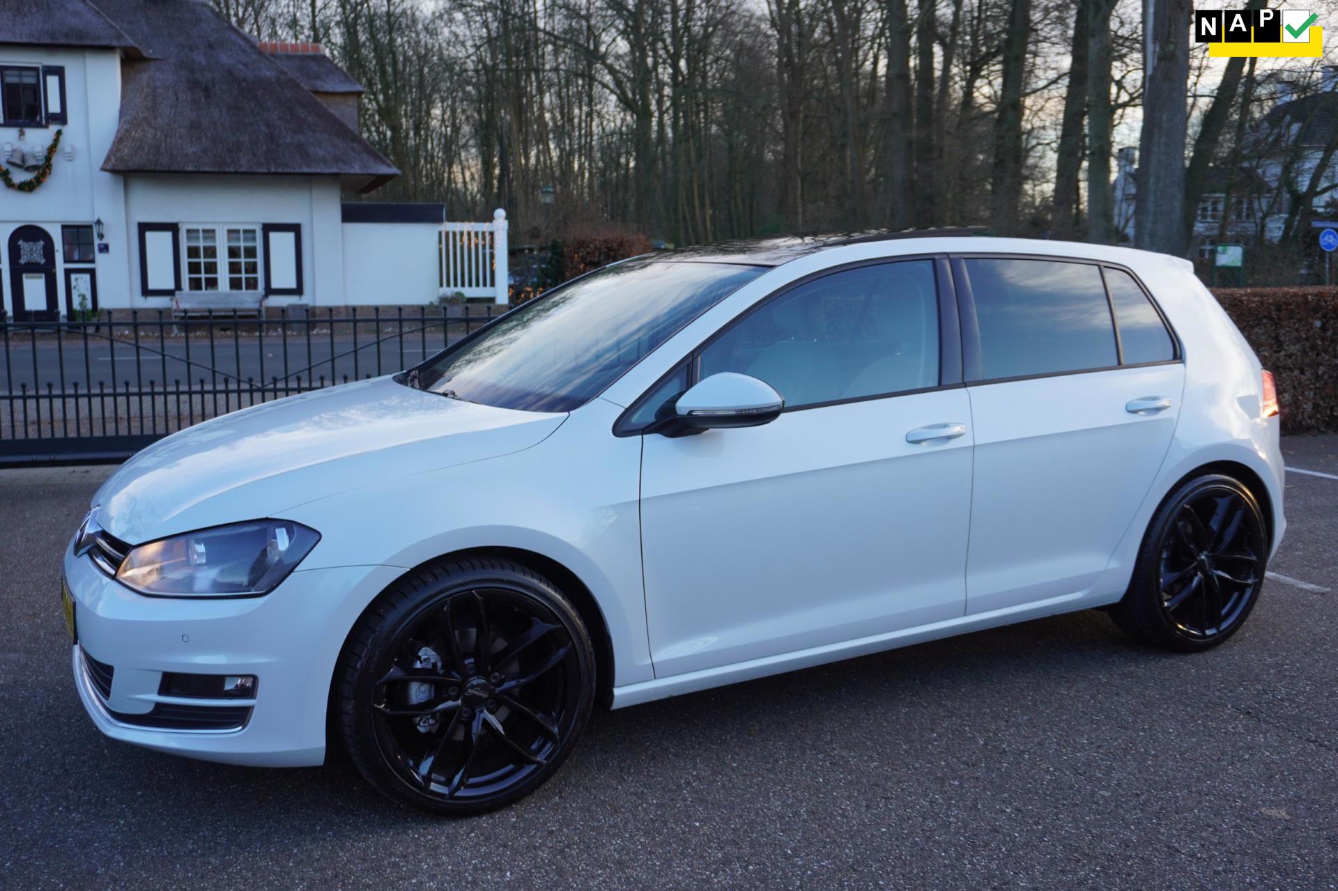 Volkswagen Golf 1.4 TSI ACT Highline Pano Navi Dap Trekhaak