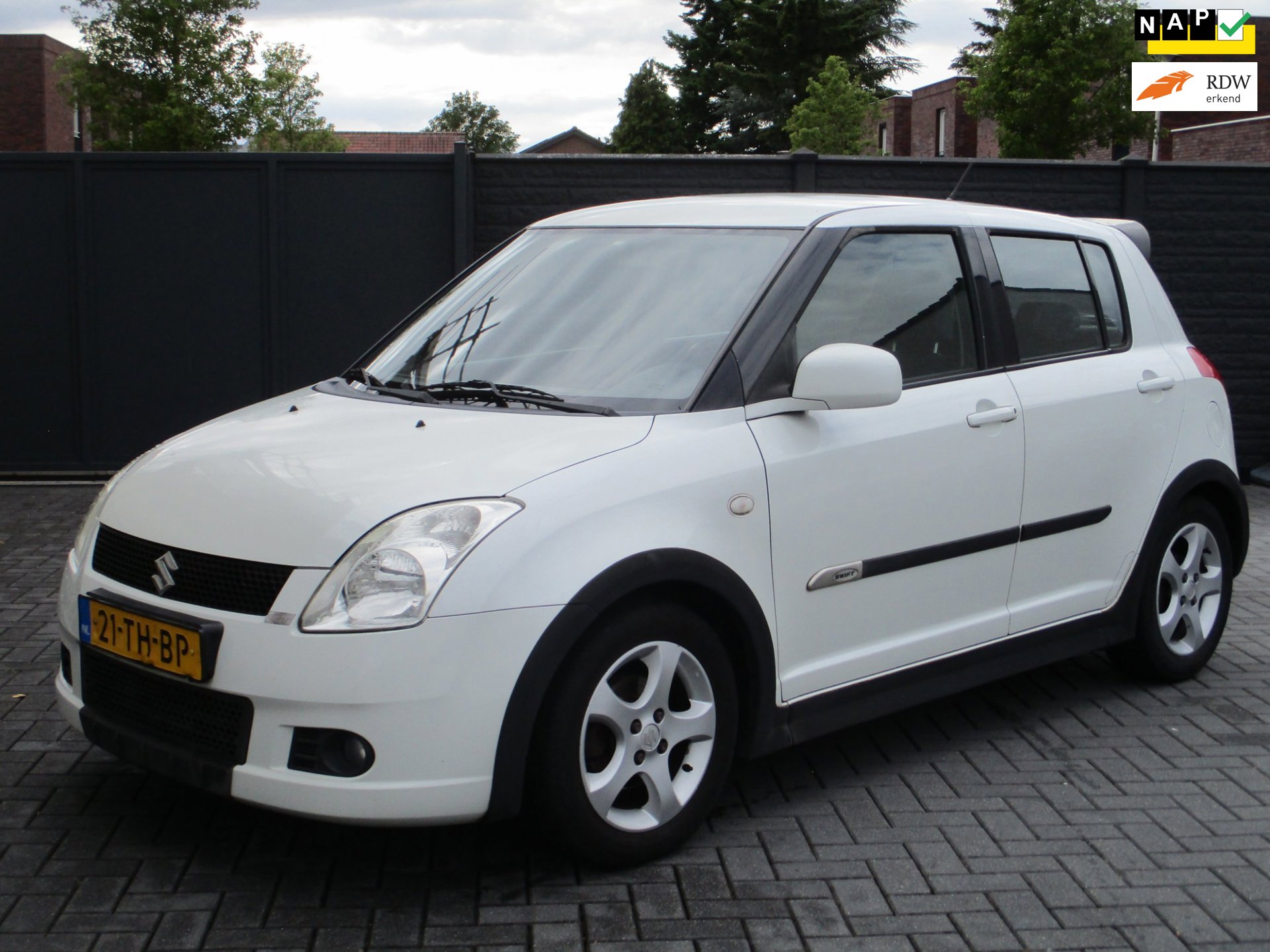 Suzuki Swift 1.3 Shogun Sport Airco 5 deurs Parelmoer !