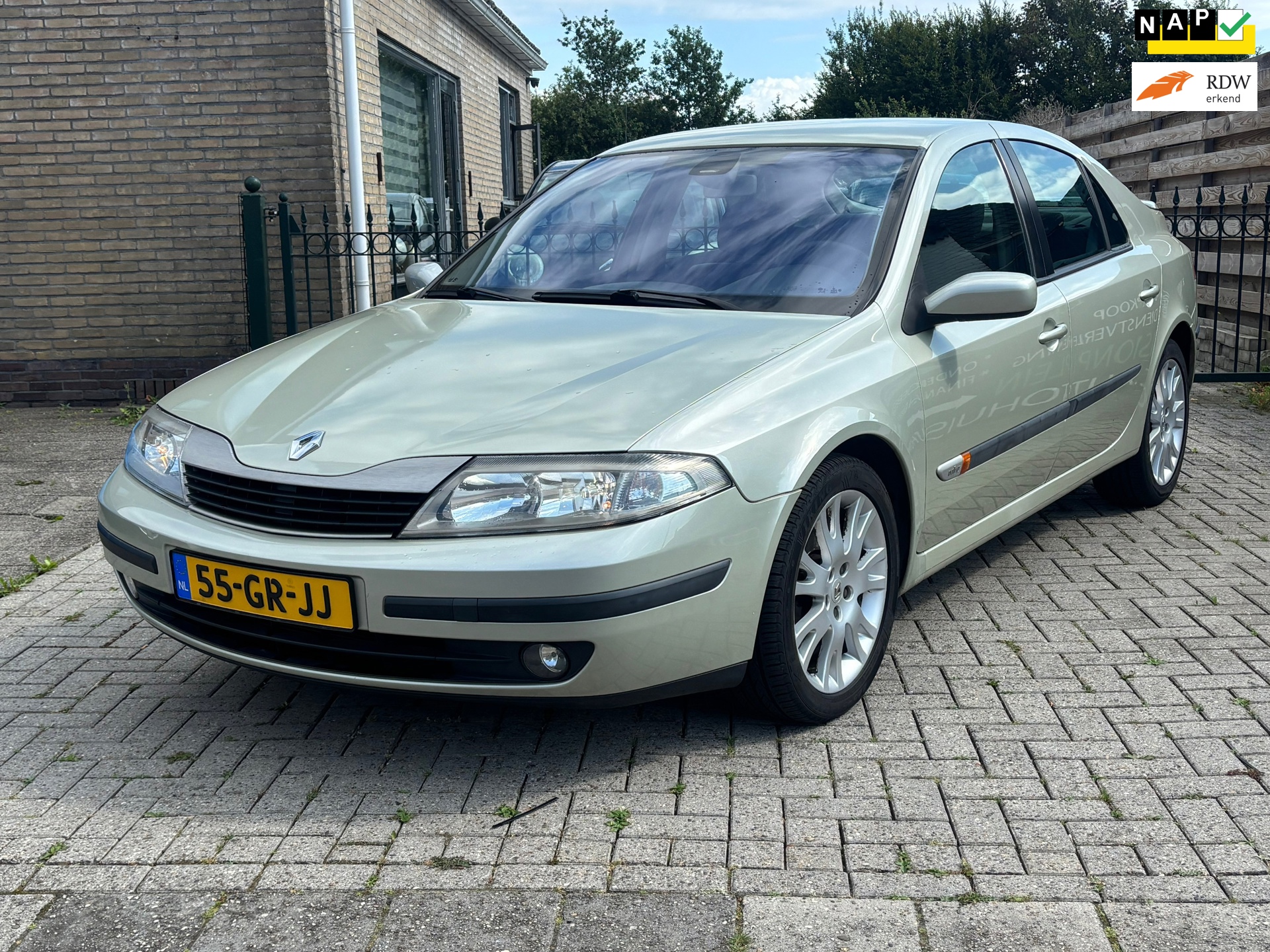 Renault Laguna 1.8-16V Expression | lange apk | cruise | airco / clima | trekhaak | fijne auto
