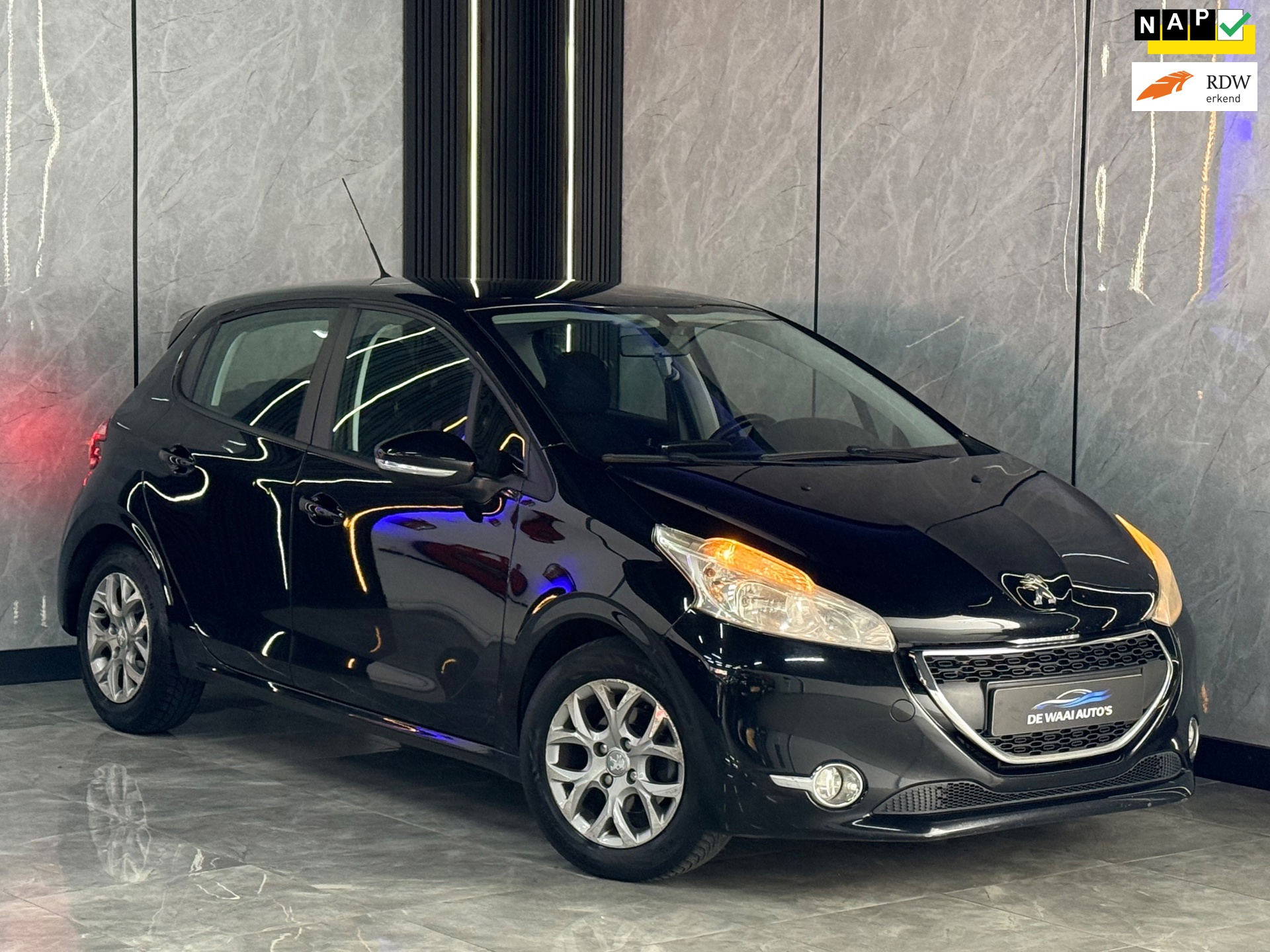 Peugeot 208 1.6 e-HDi Blue Lease Navi |Cruise |Airco |Park Sensor |Lmv |Nap |Boekjes