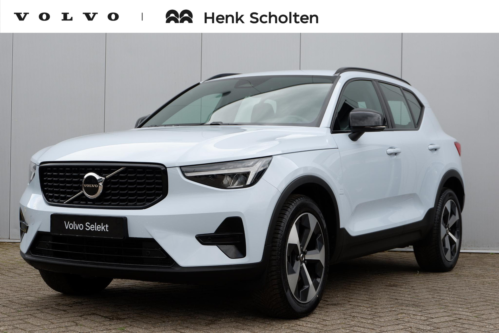Volvo XC40 2.0 B4 Plus Dark