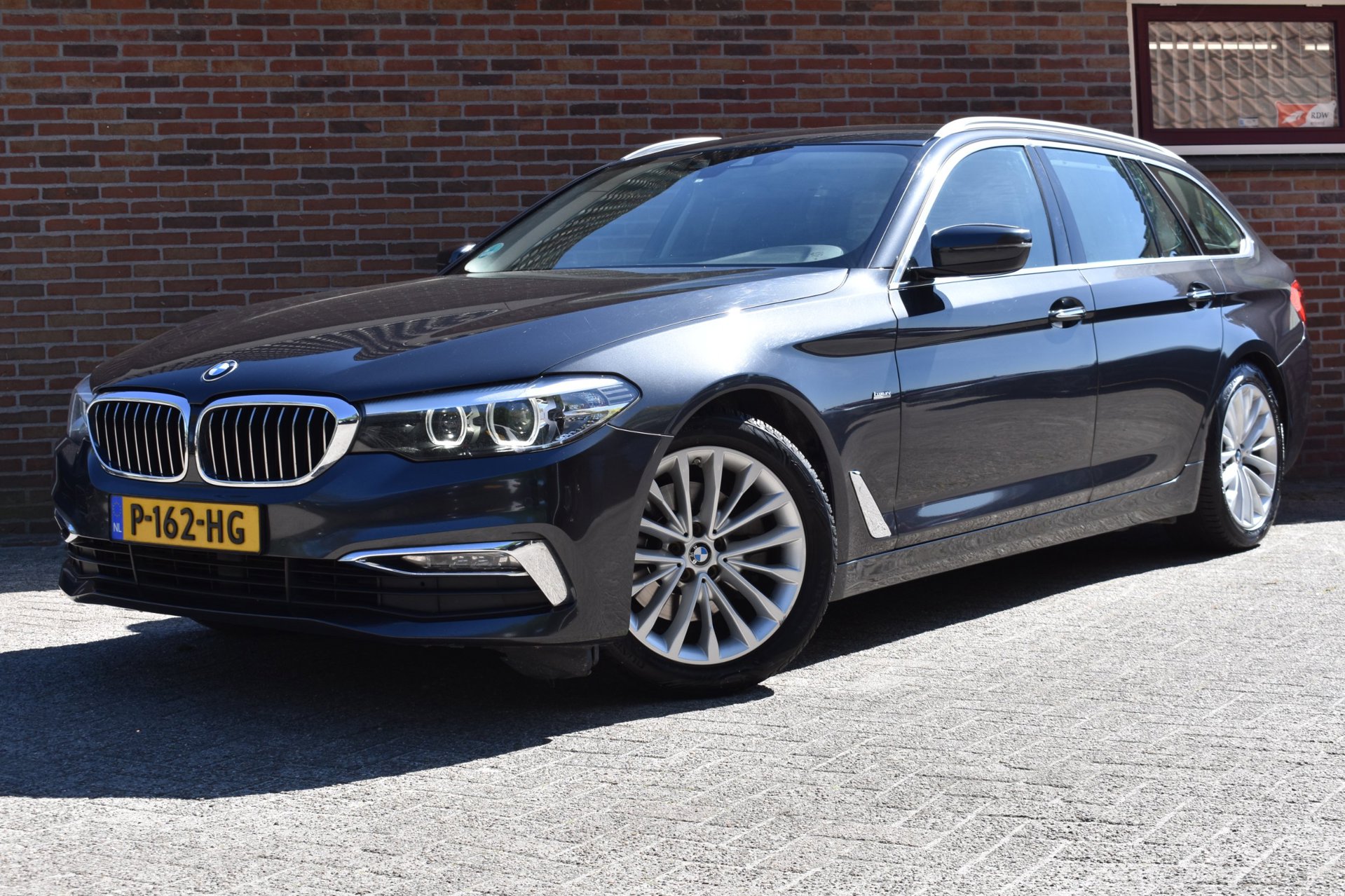 BMW 5-serie Touring 520d xDrive High Executive '17 LED Leder Clima Navi Cruise Inruil mogelijk