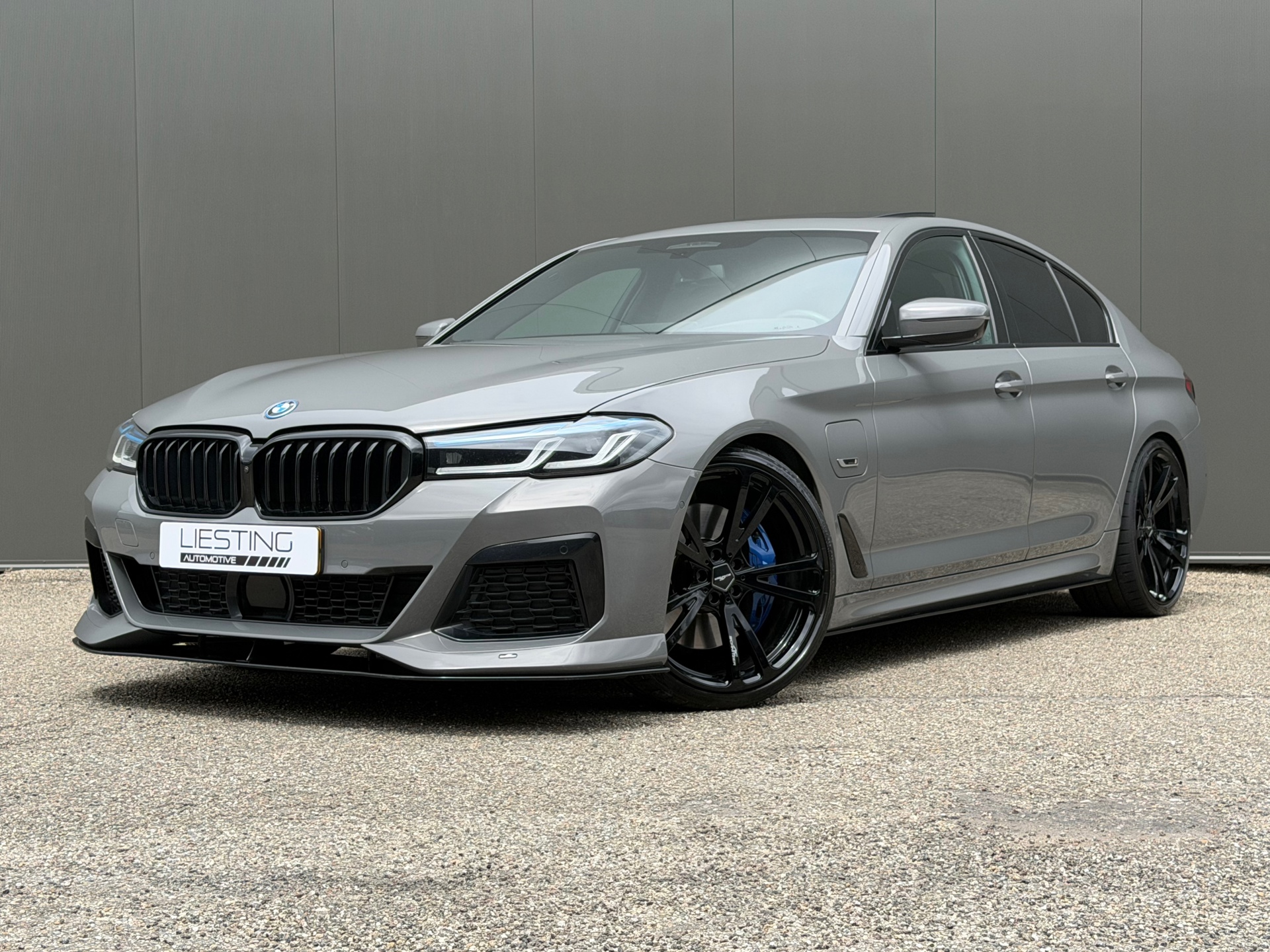 BMW 5-serie 545e xDrive M-Sport AC Schnitzer Pano 360 H&K
