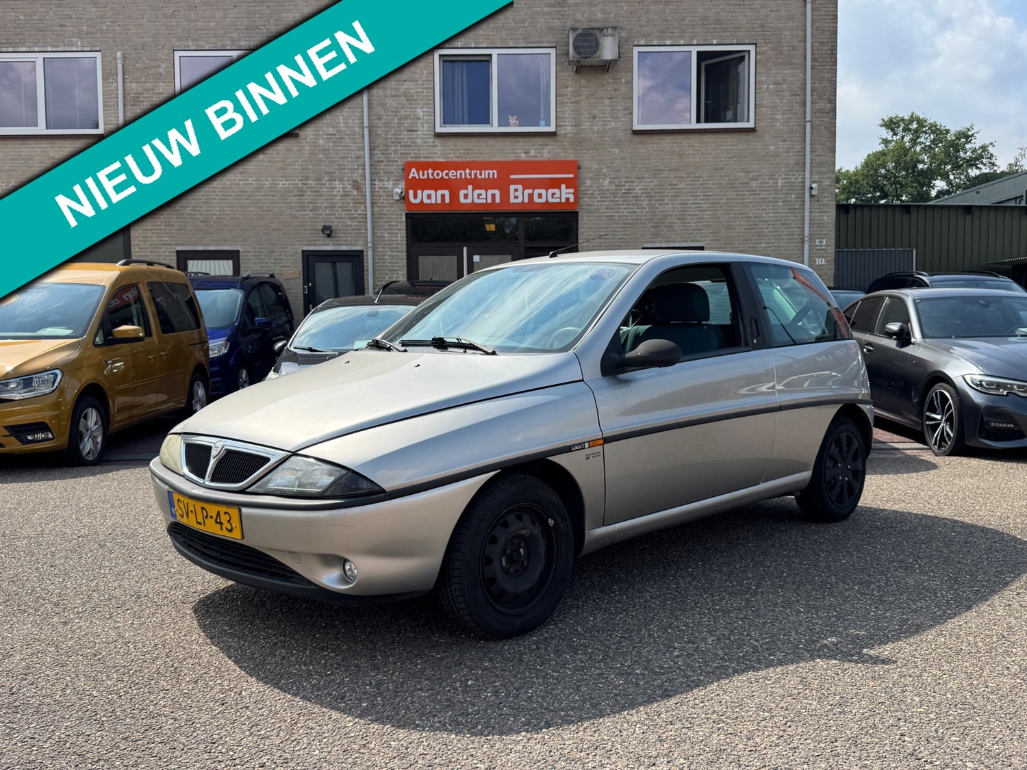 Lancia Ypsilon 1.2 LS ECVT automaat 01.08.27 apk