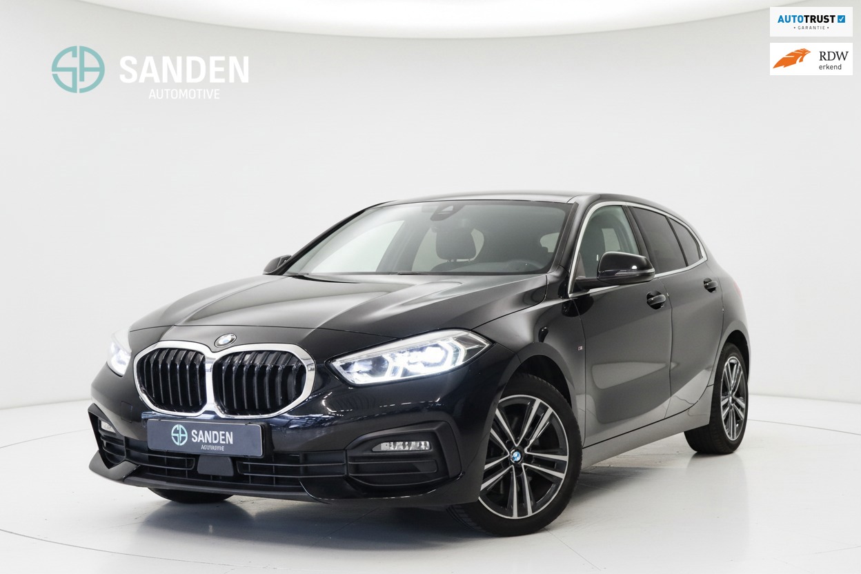 BMW 1-serie 118i Introduction Edition |Automaat|LED|Navi|Camera|Donkere hemel|Parkeersensoren|17 inch
