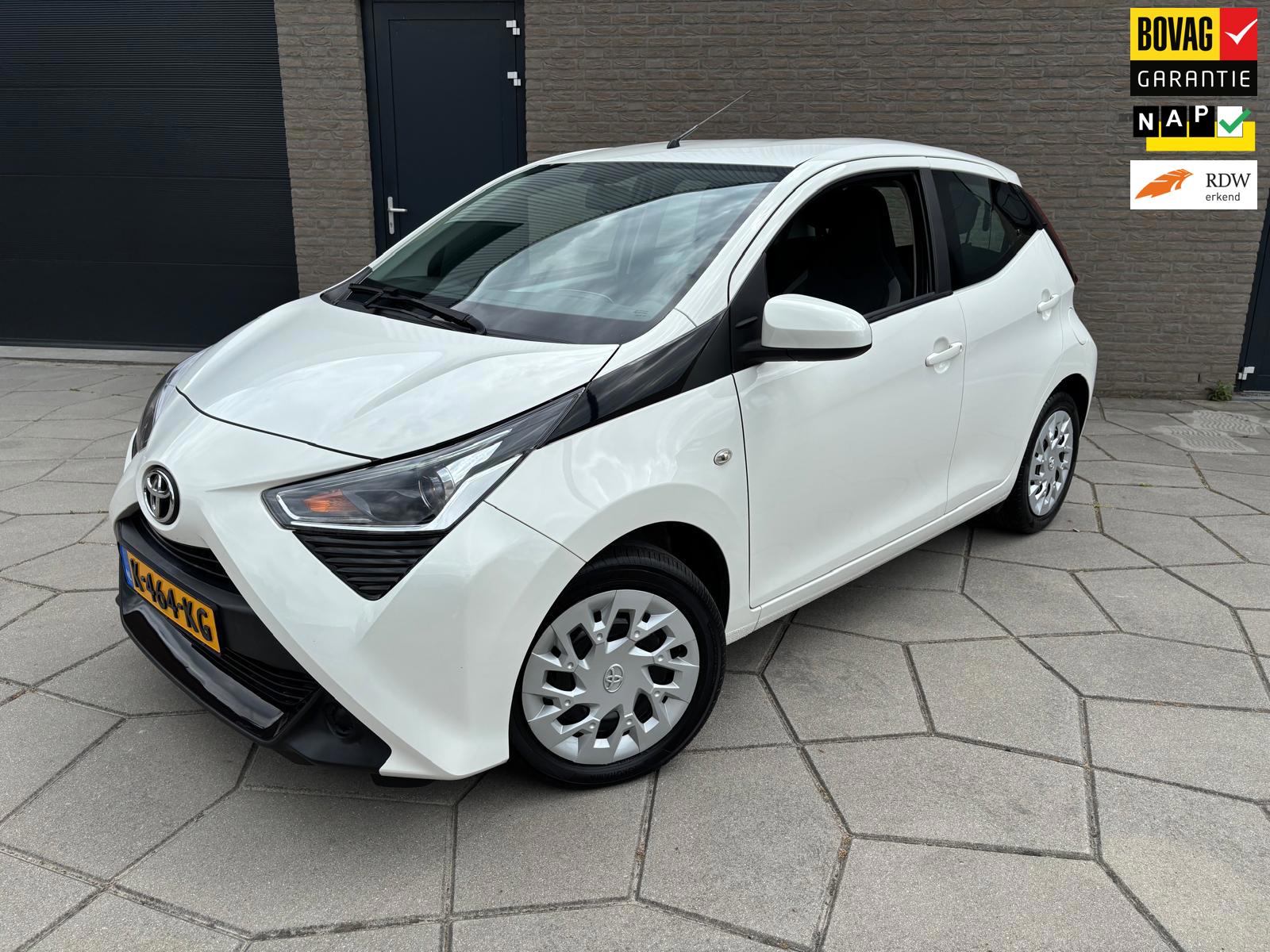 Toyota Aygo 1.0 VVT-i x-play| Erg Leuke AYGO met Cruise -Control|AUX-USB| Start-Stop