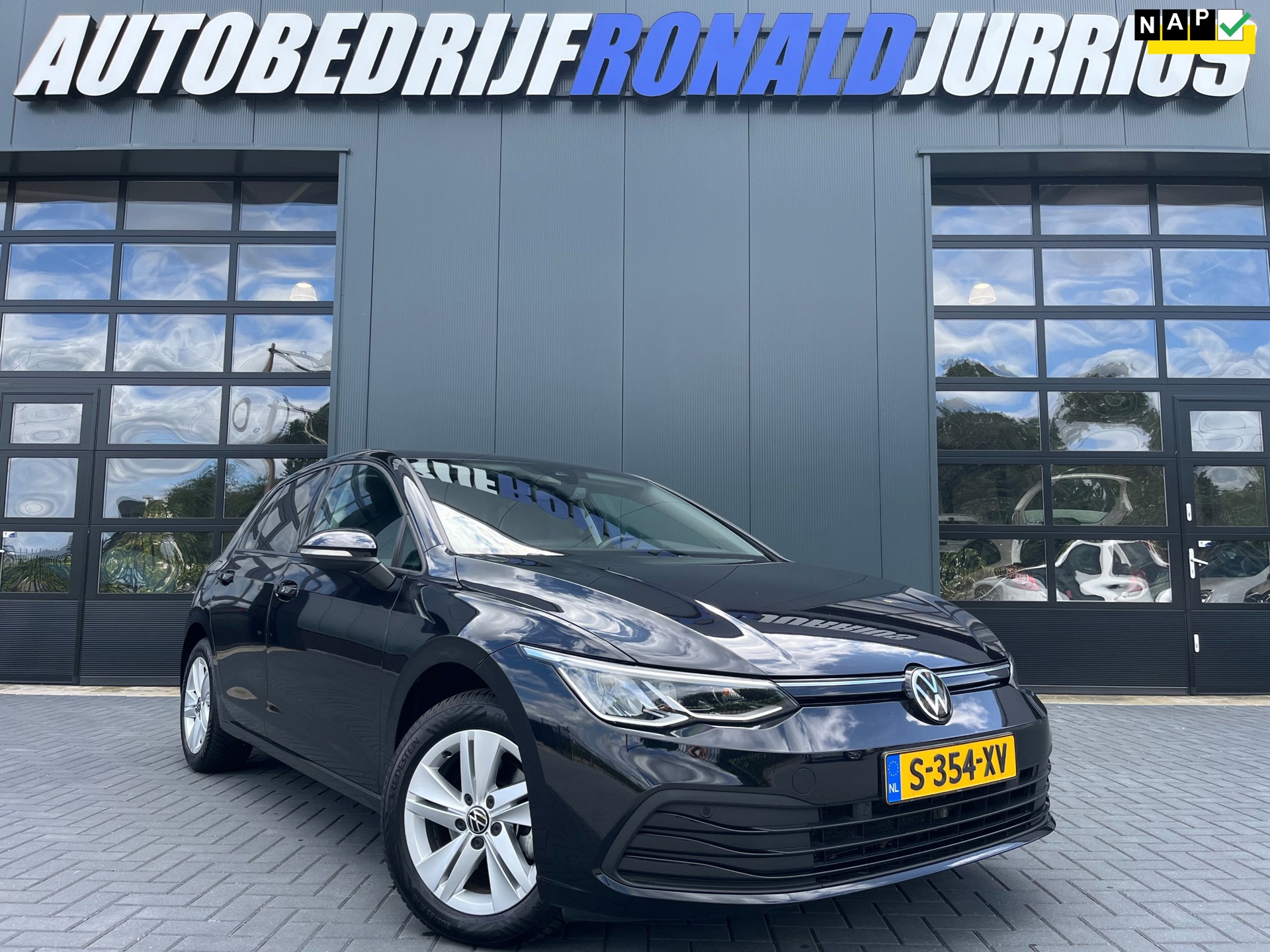 Volkswagen Golf 1.5 eTSI Life Business NL.Auto/Automaat/Massage-Stoelen/Full Led/Stoelverwarming/1Ste Eigenaar