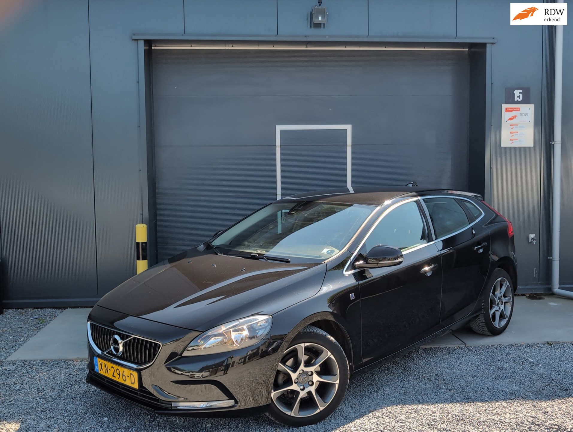 Volvo V40 2.0 D2 Inscription Vol Leer sublieme uitvoering