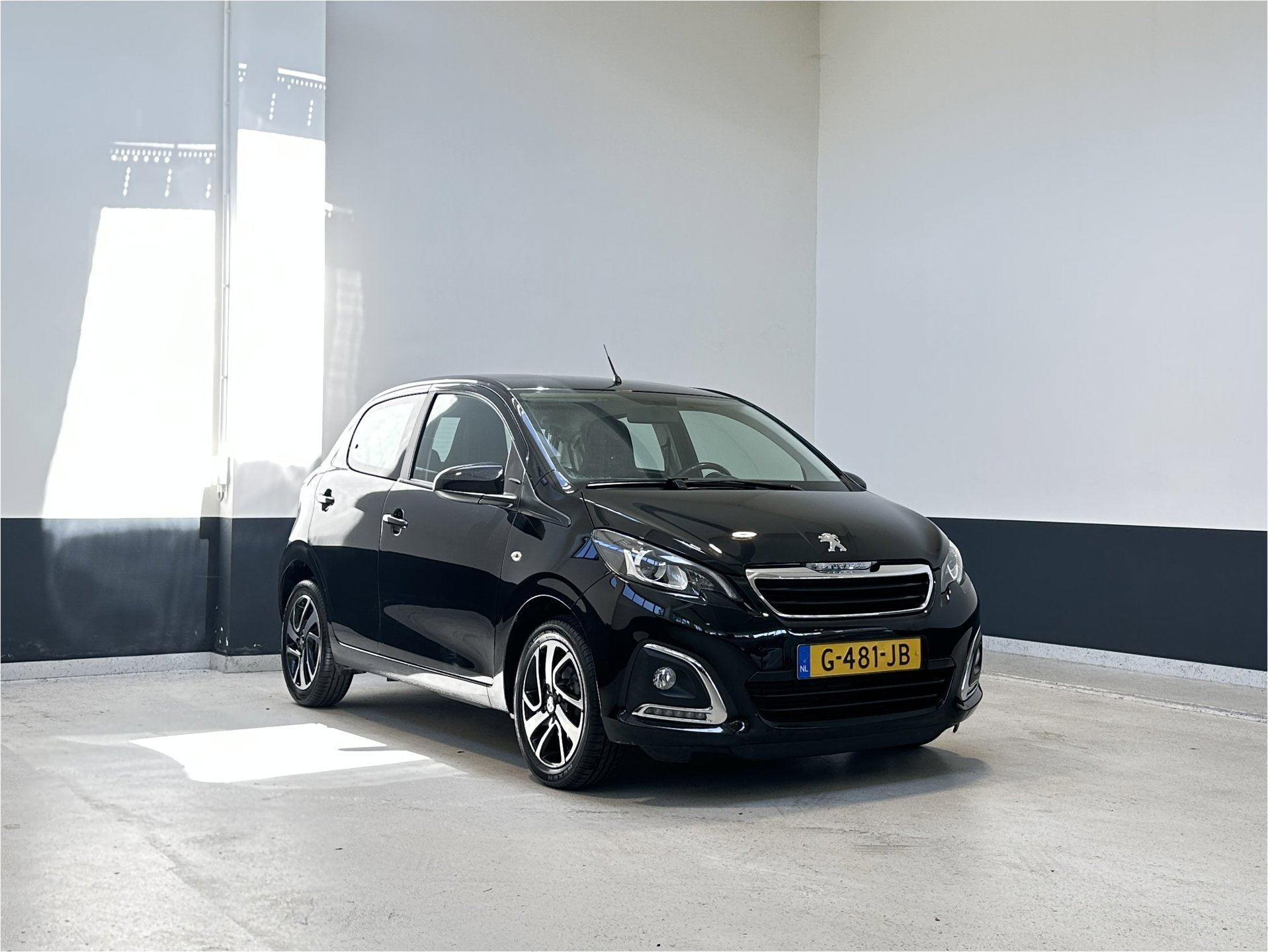 Peugeot 108 1.0 e-VTi Allure | Apple Carplay/ Andorid auto | Lm velgen | NL | 2 Eig |